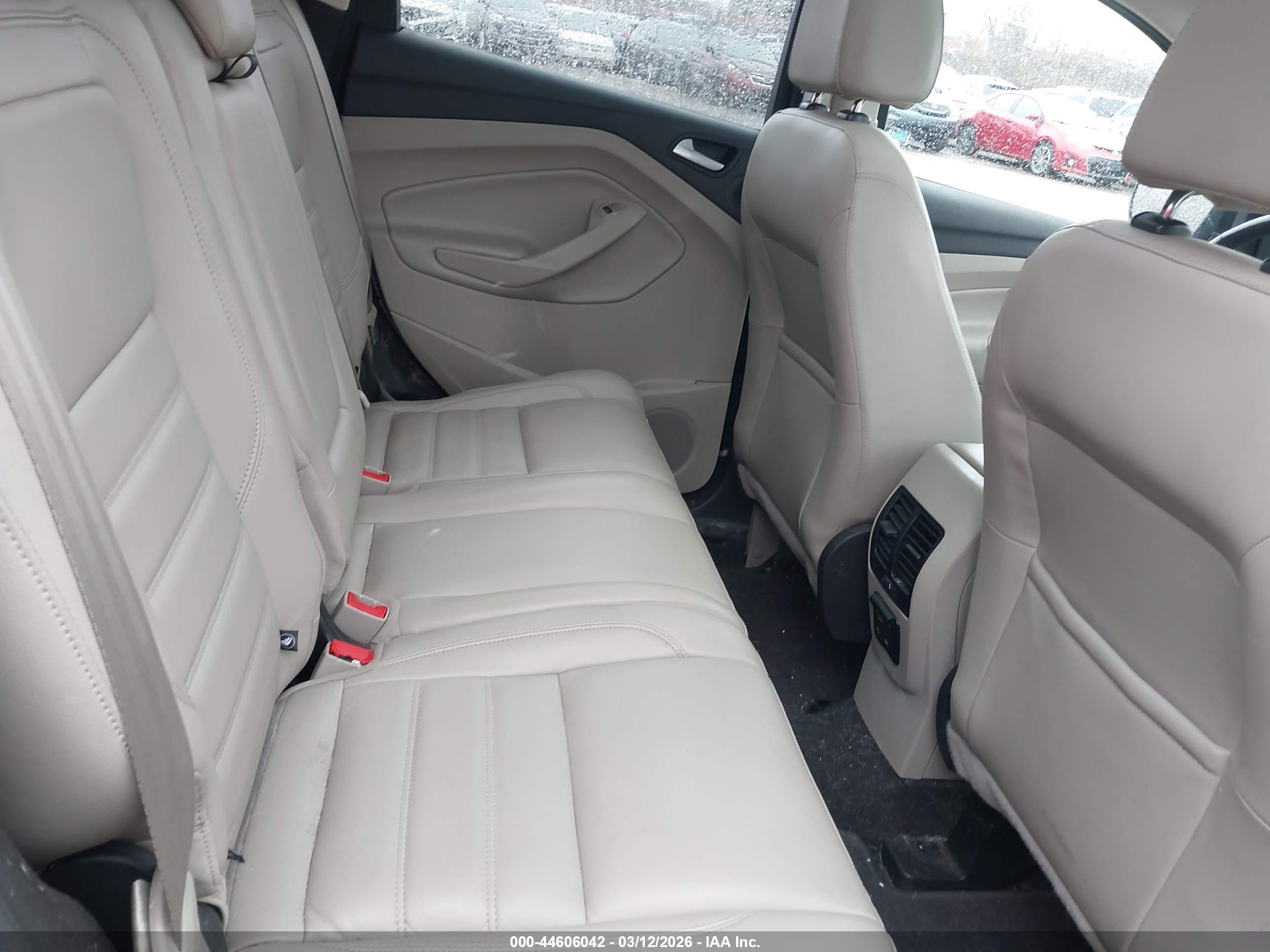 FORD ESCAPE image 8