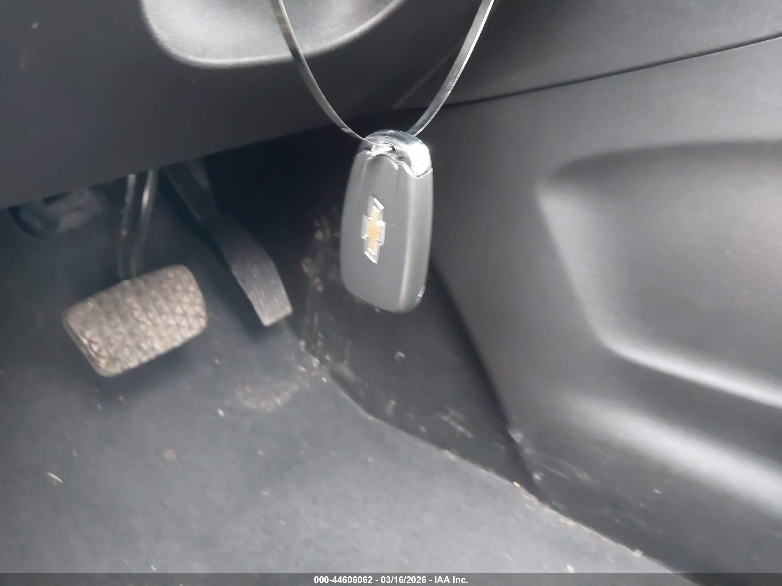 CHEVROLET EQUINOX image 11