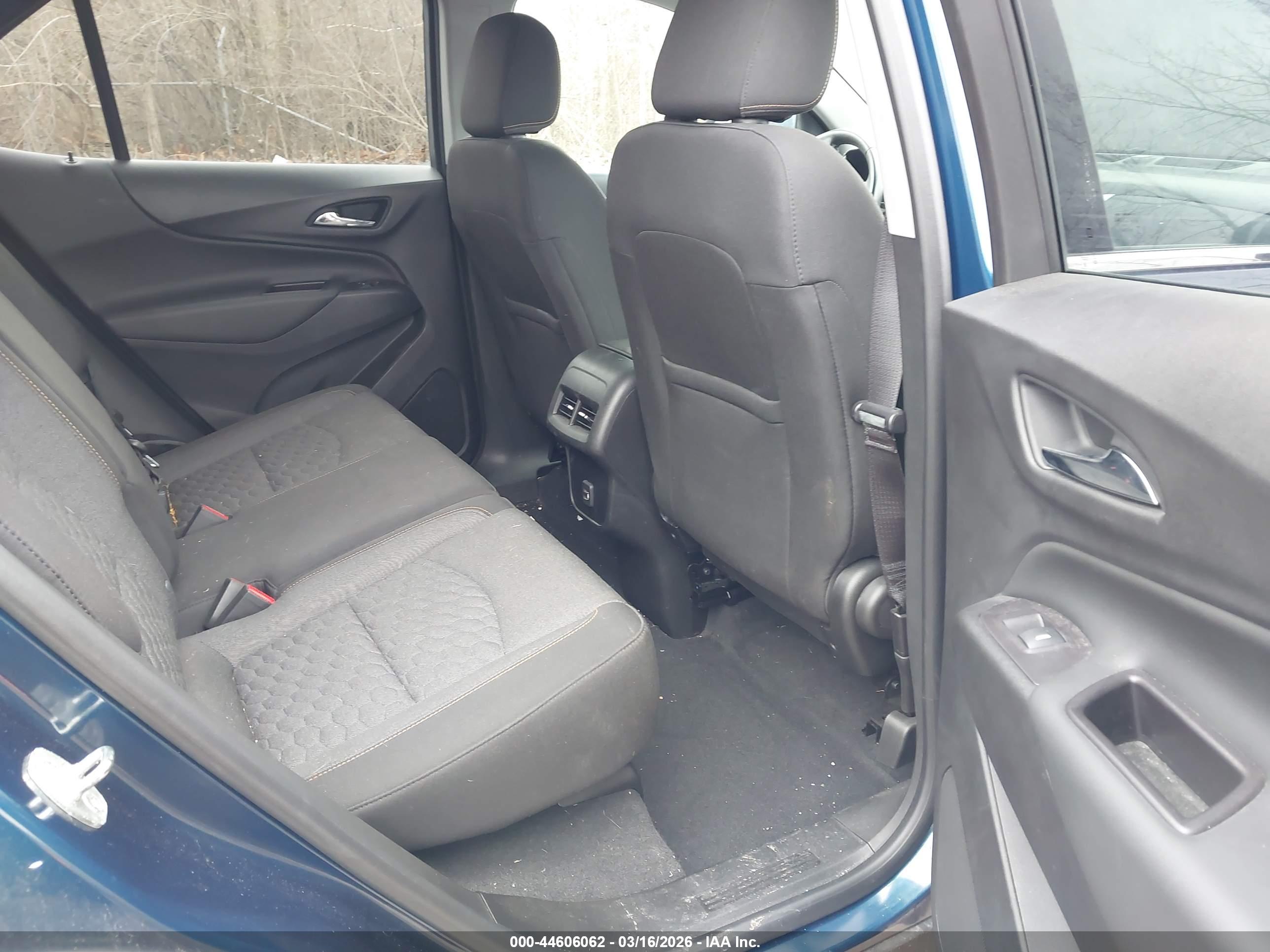 CHEVROLET EQUINOX image 8