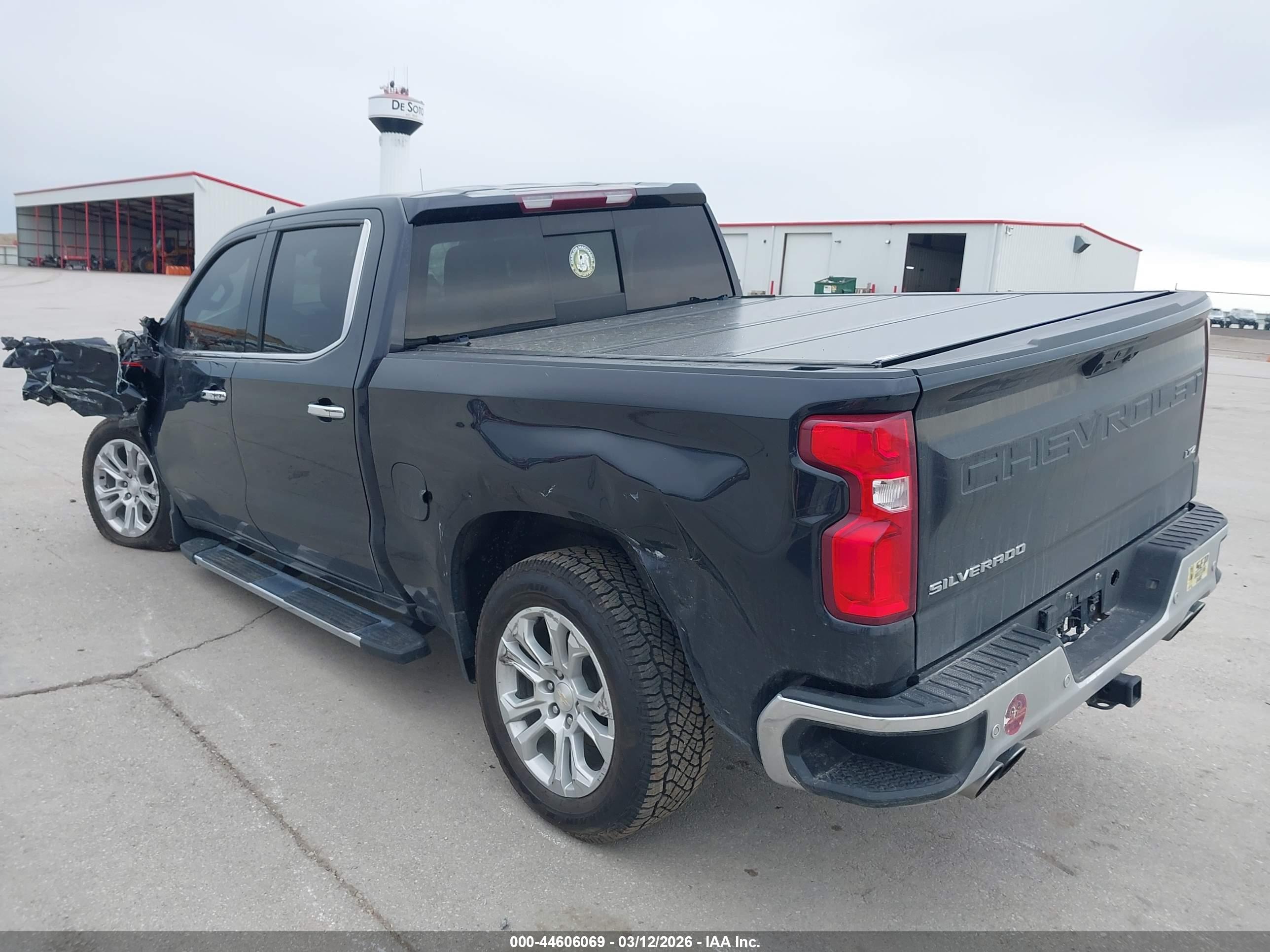 CHEVROLET SILVERADO image 3