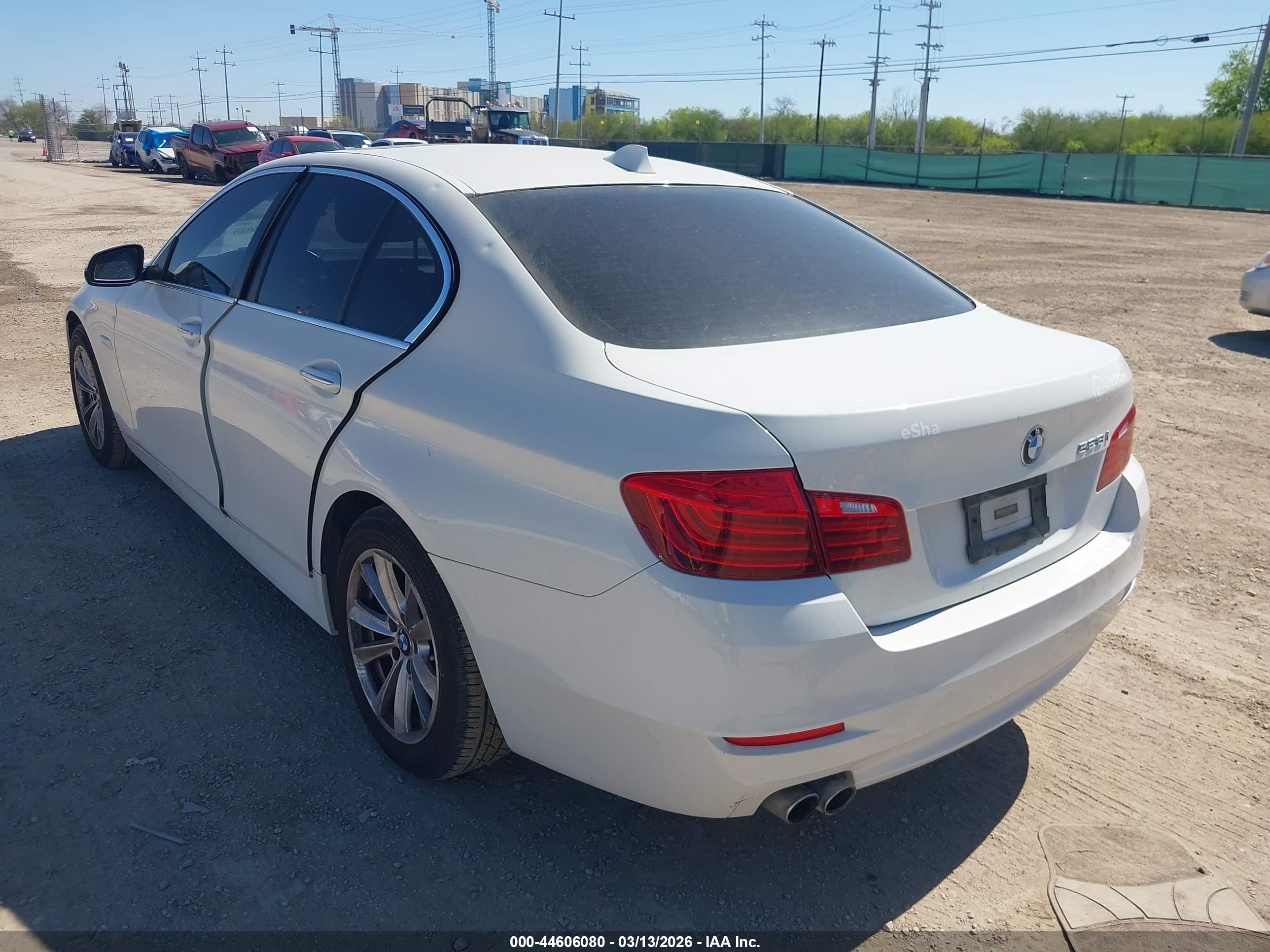 BMW 528I image 3