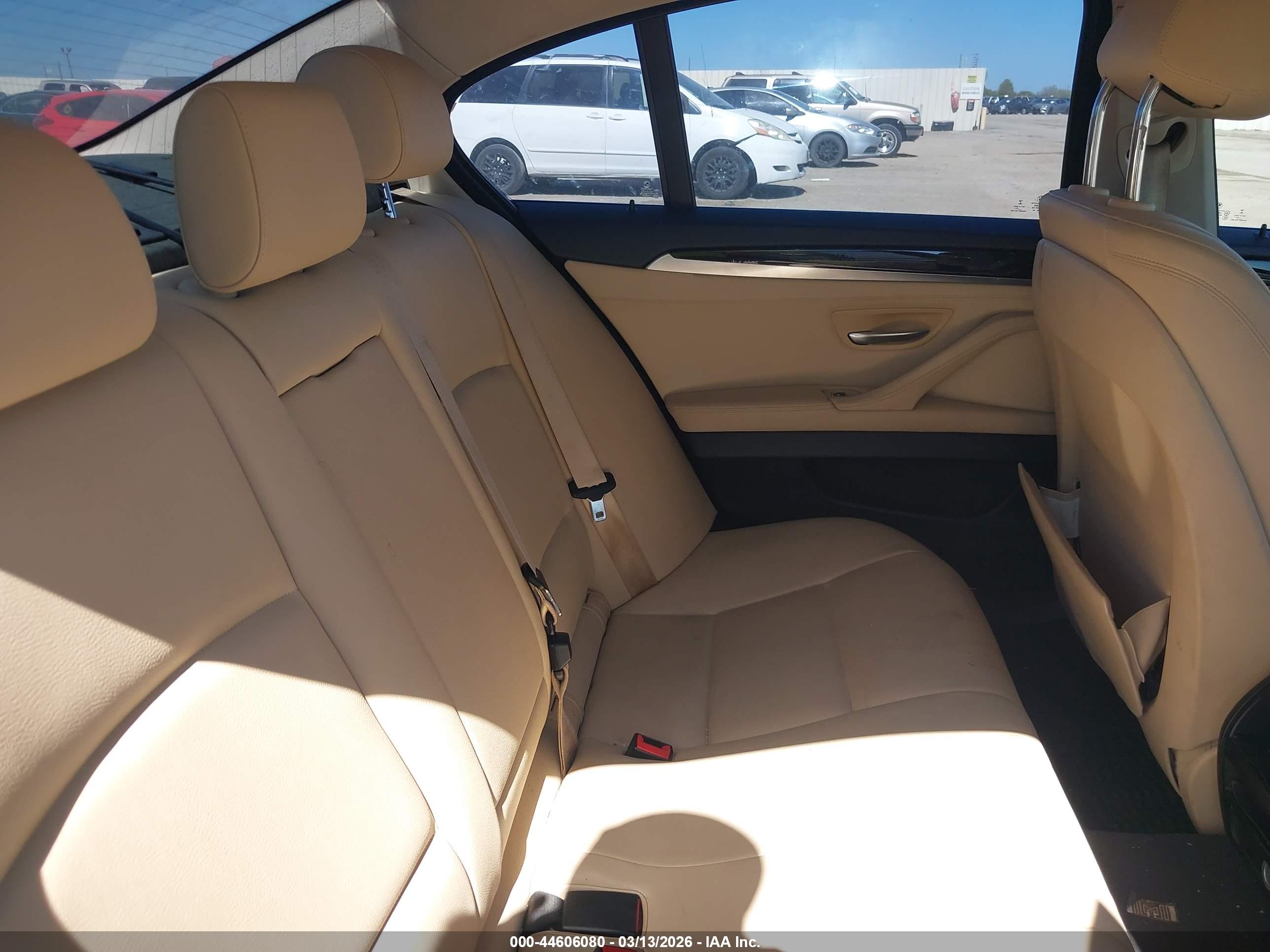 BMW 528I image 8