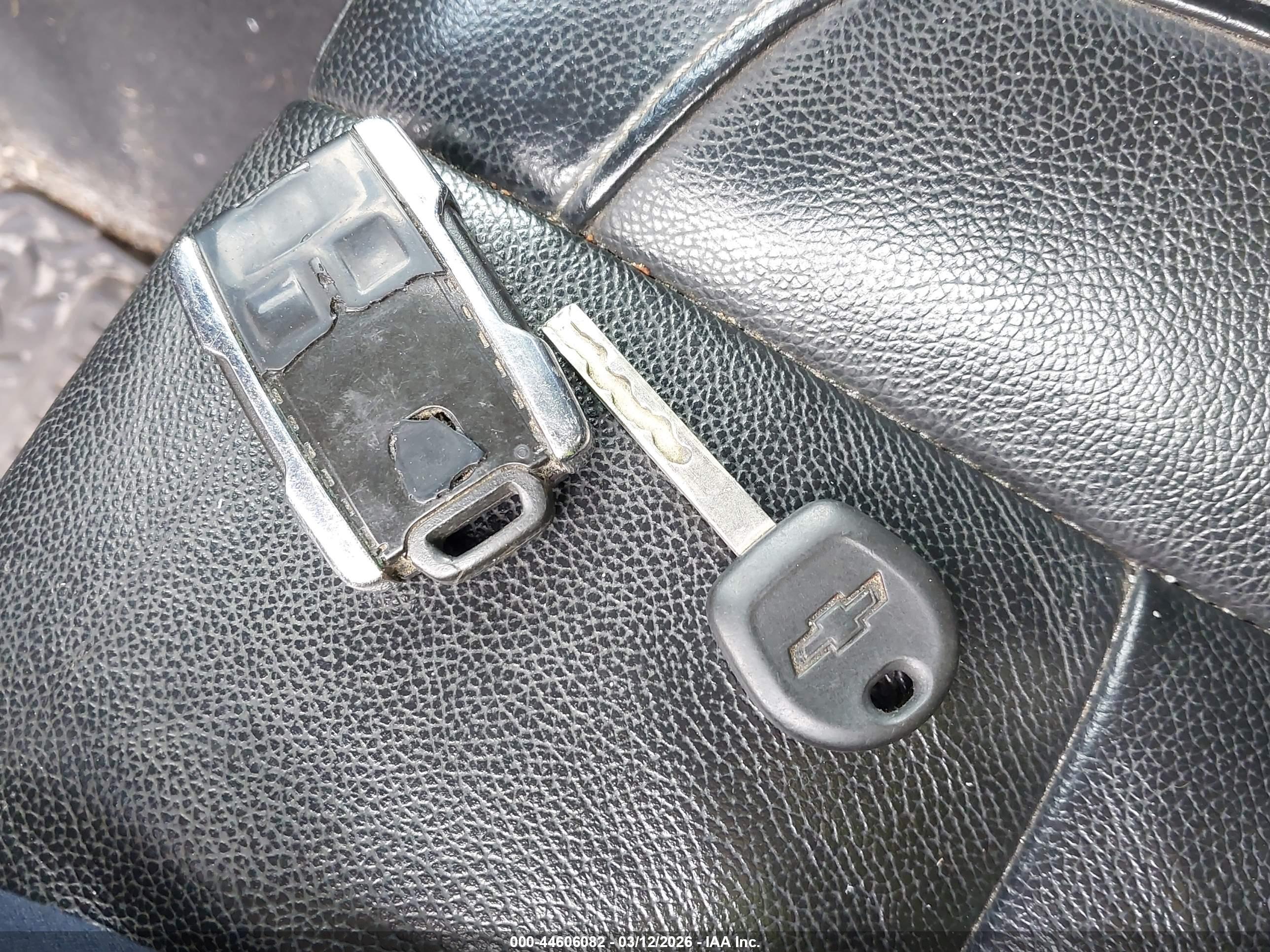 CHEVROLET SILVERADO image 11