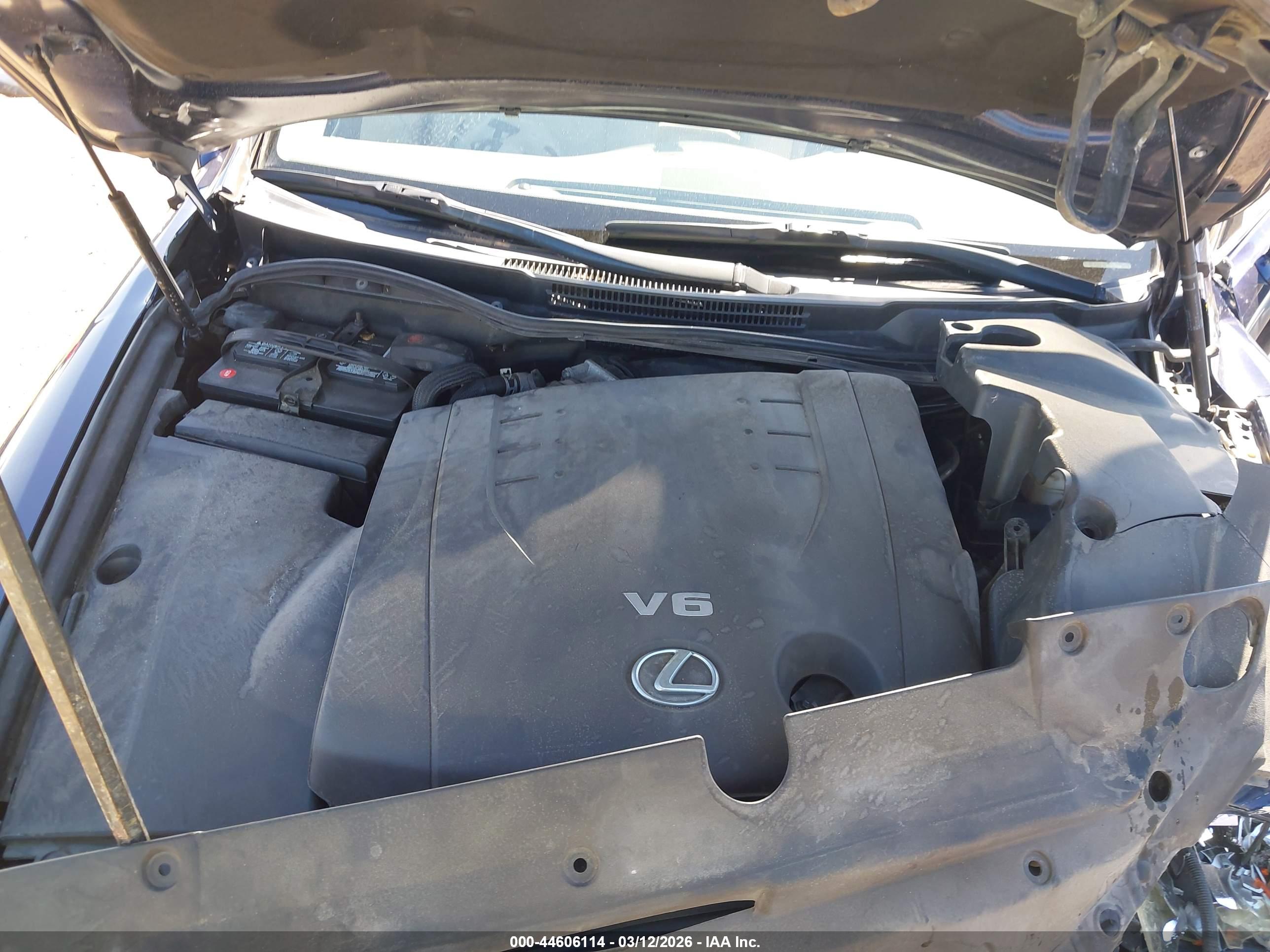 LEXUS IS image 10
