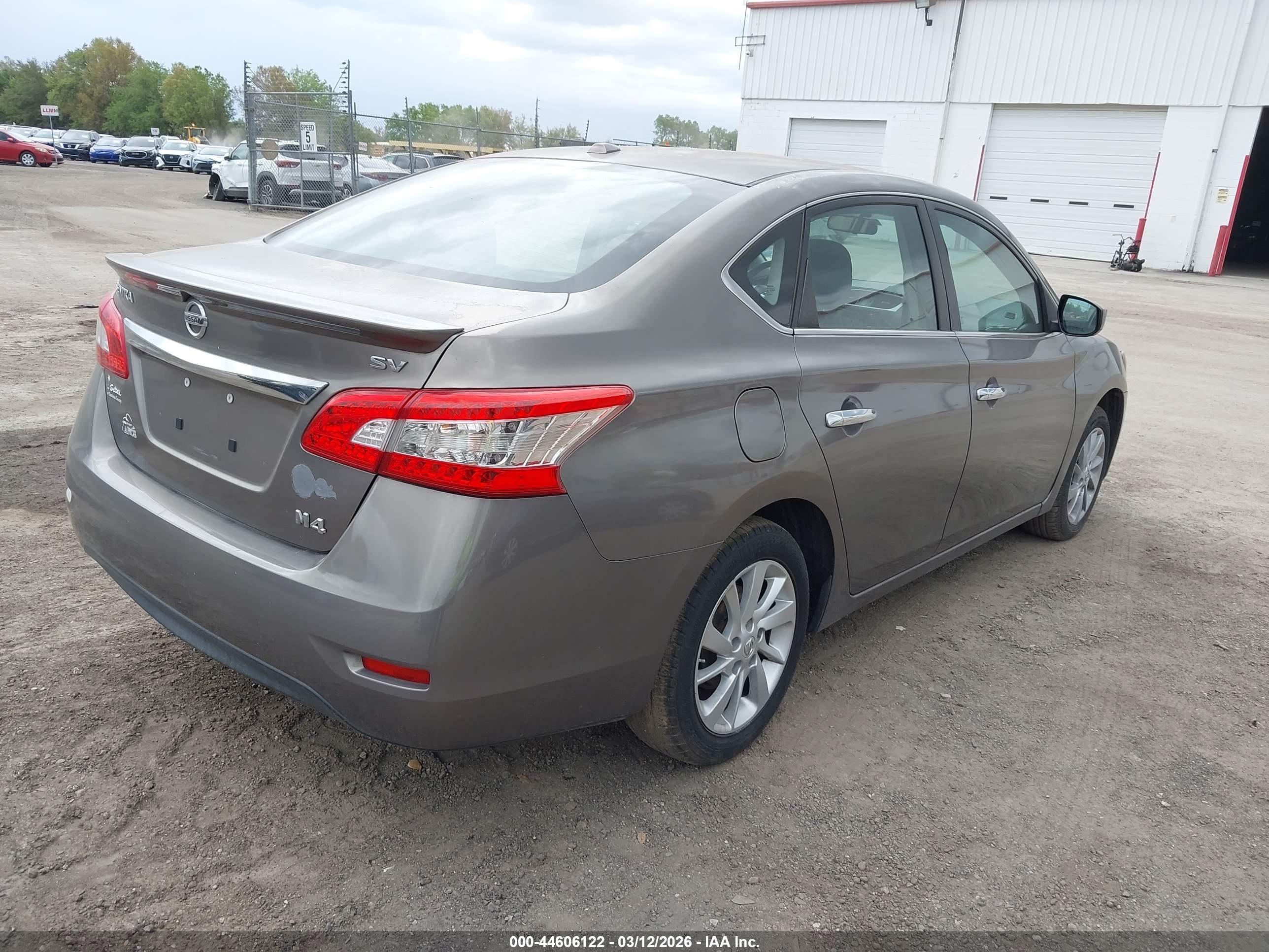NISSAN SENTRA image 4