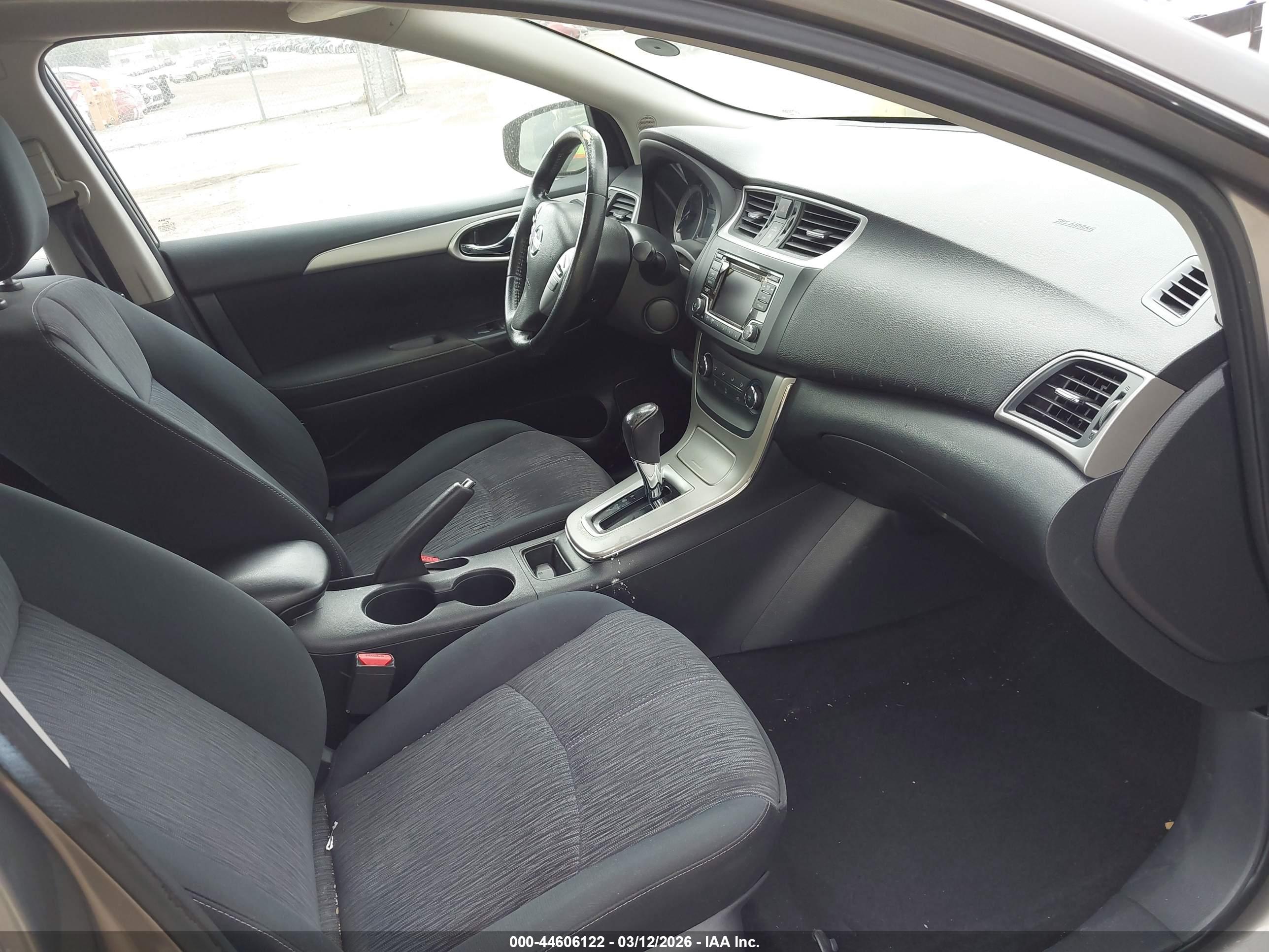 NISSAN SENTRA image 5
