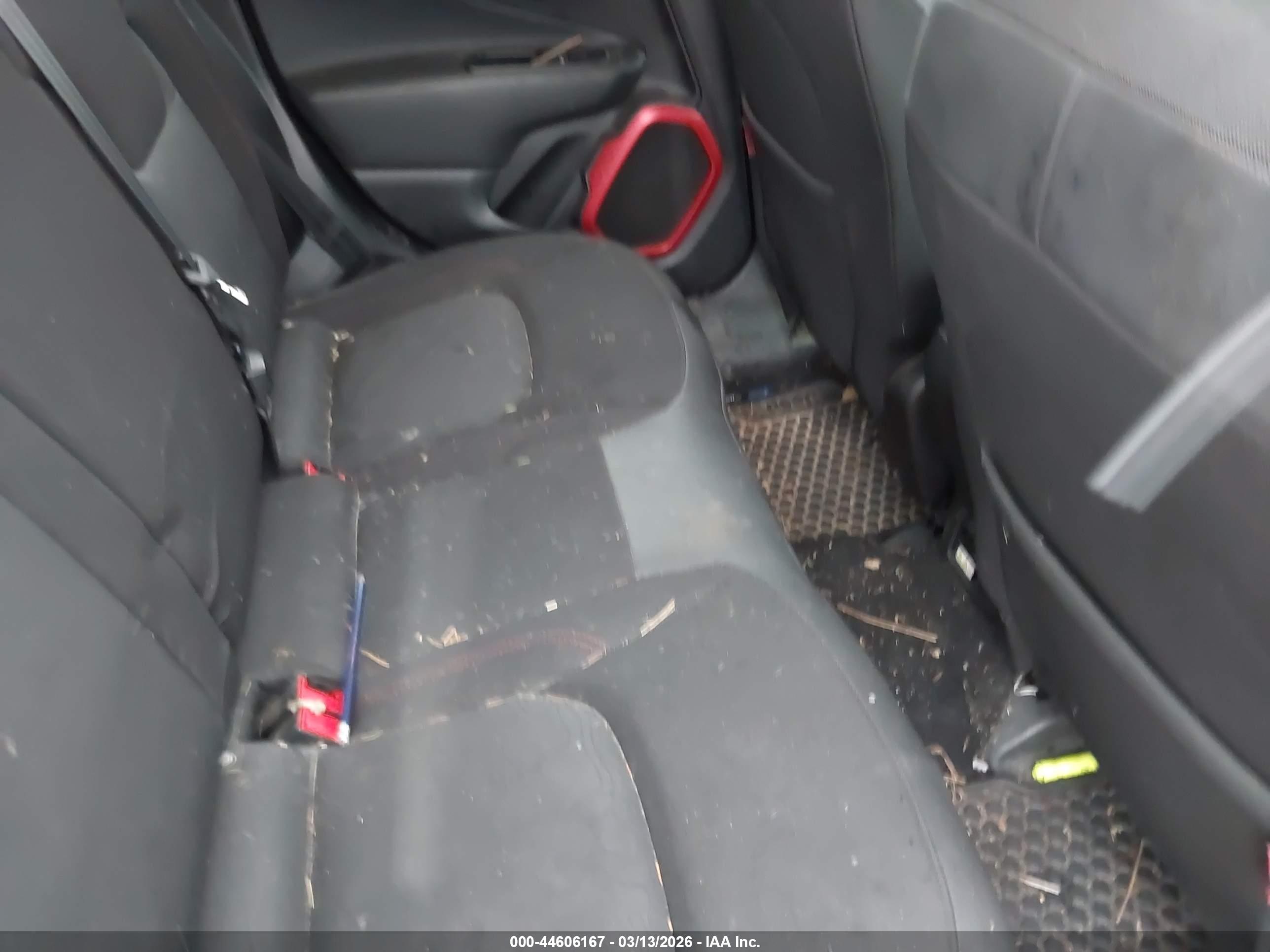 JEEP RENEGADE image 8