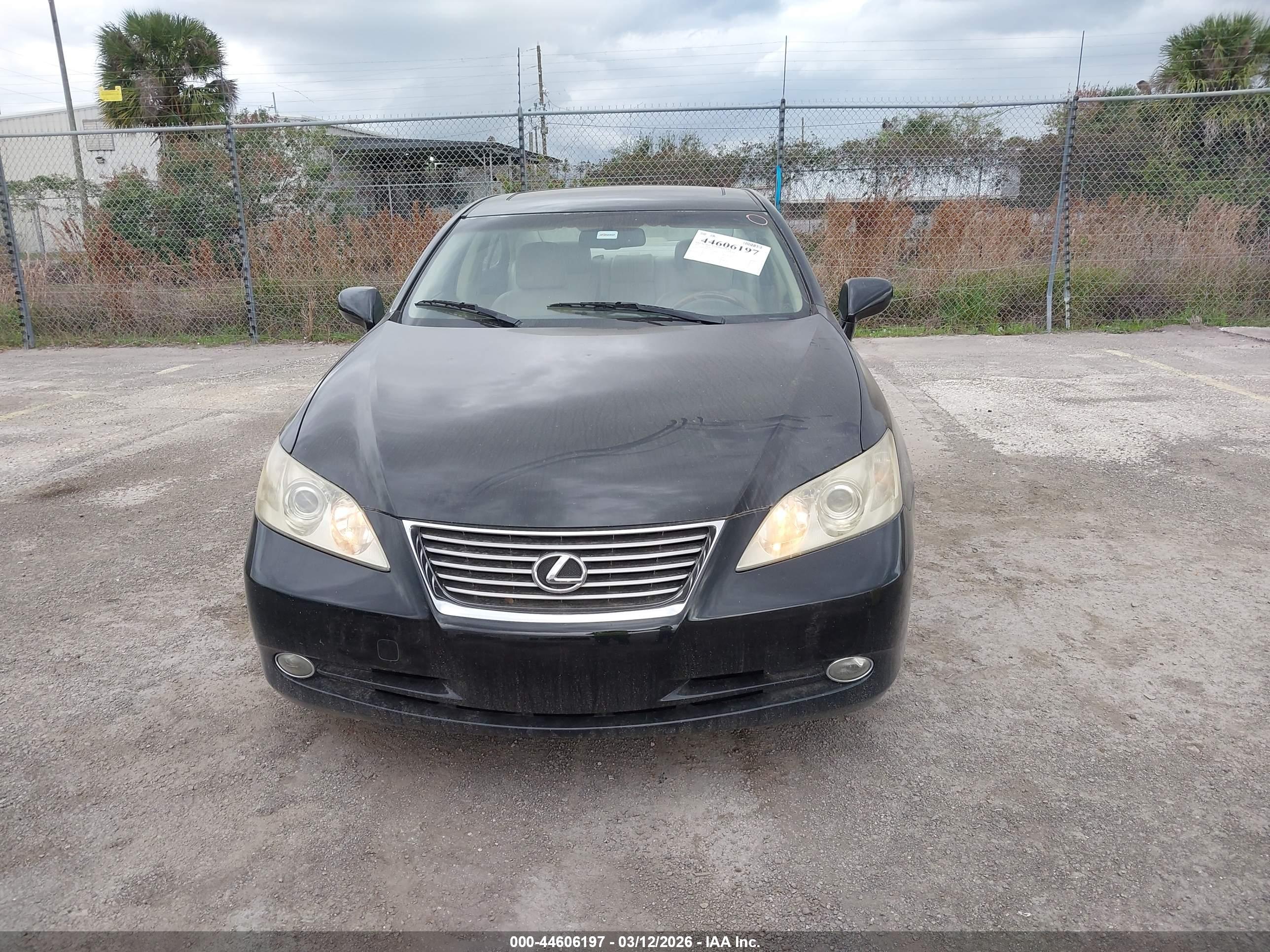 LEXUS ES image 6