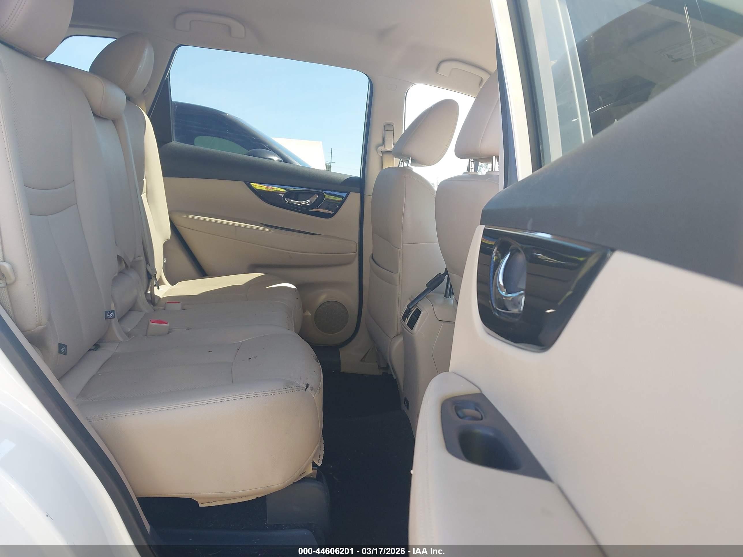 NISSAN ROGUE image 8