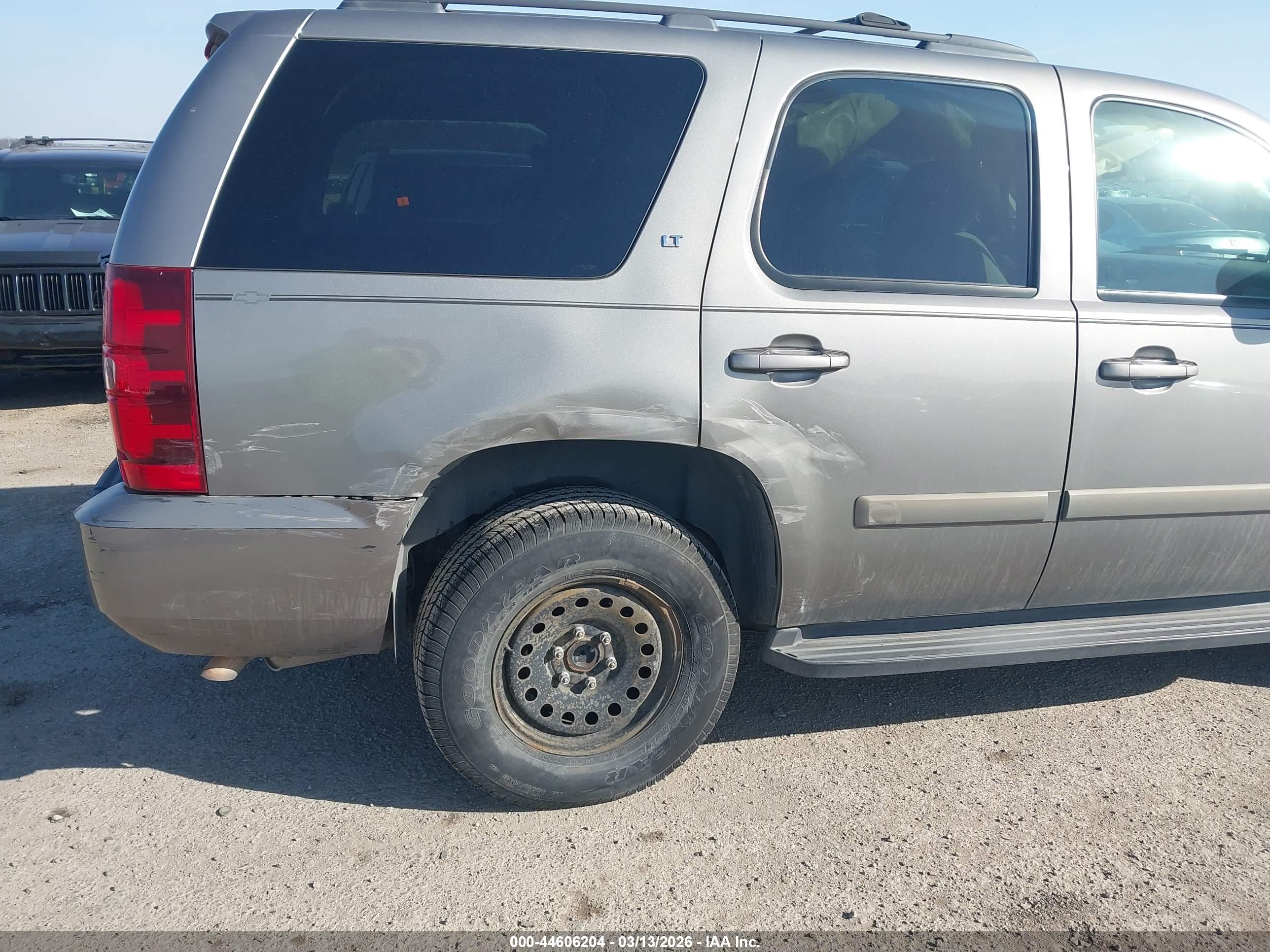 CHEVROLET TAHOE image 6