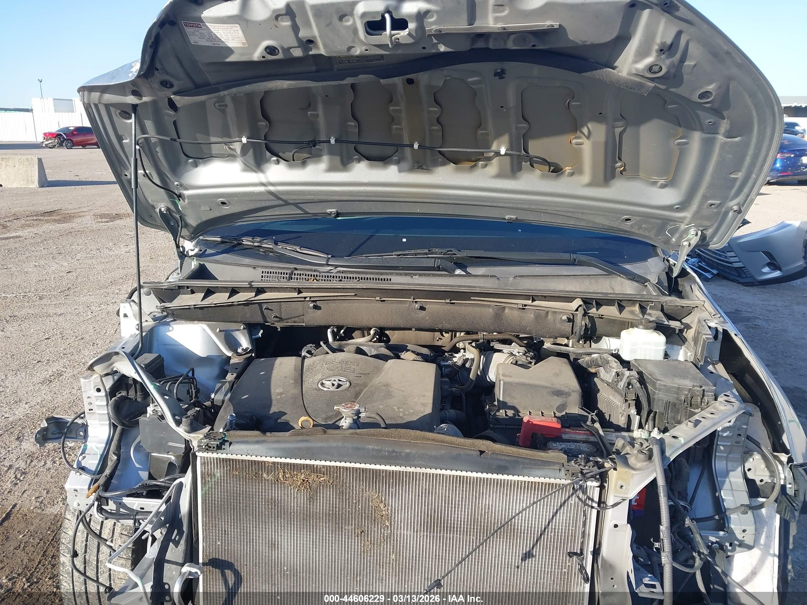 TOYOTA HIGHLANDER image 10