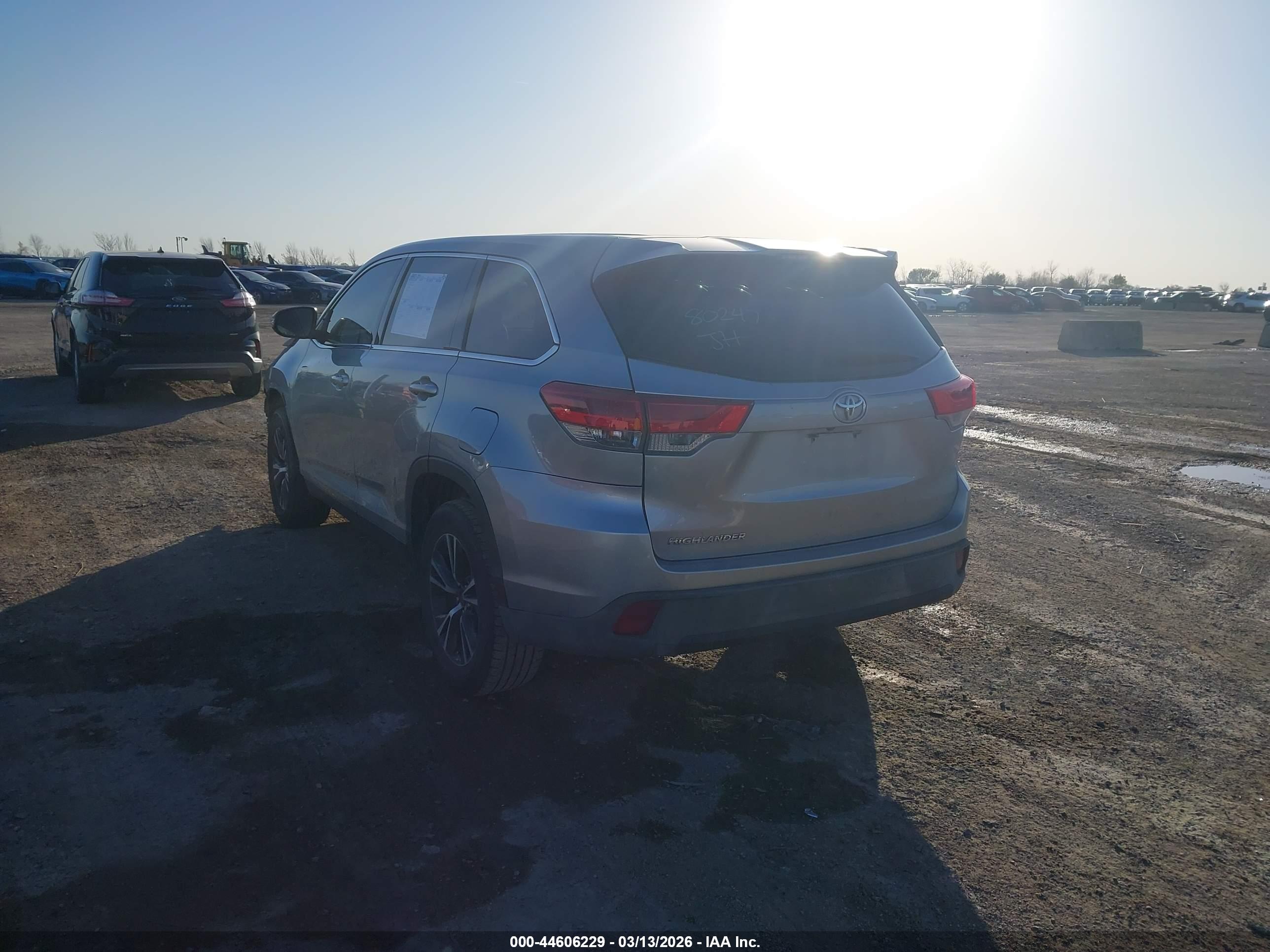 TOYOTA HIGHLANDER image 3