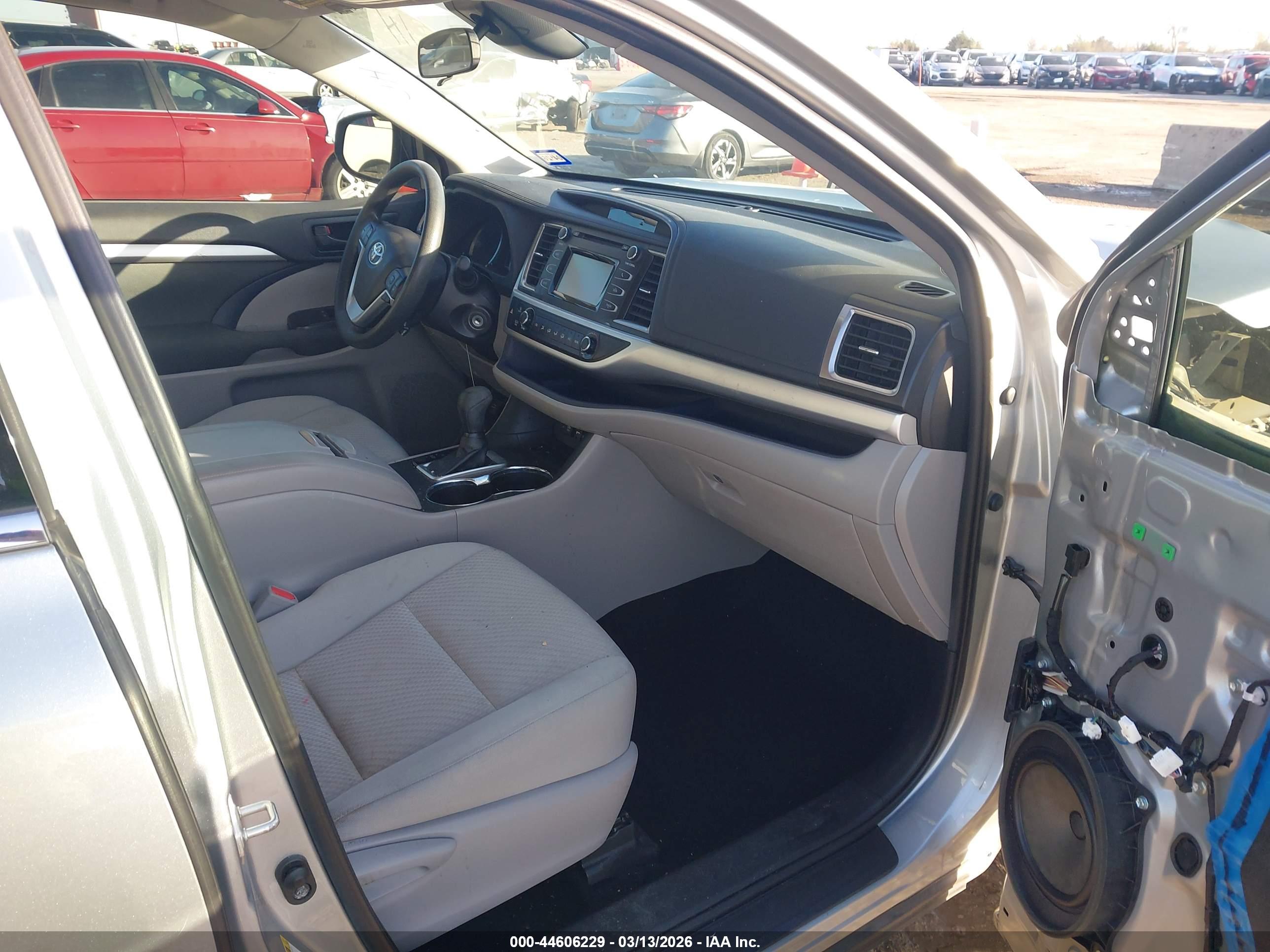 TOYOTA HIGHLANDER image 5
