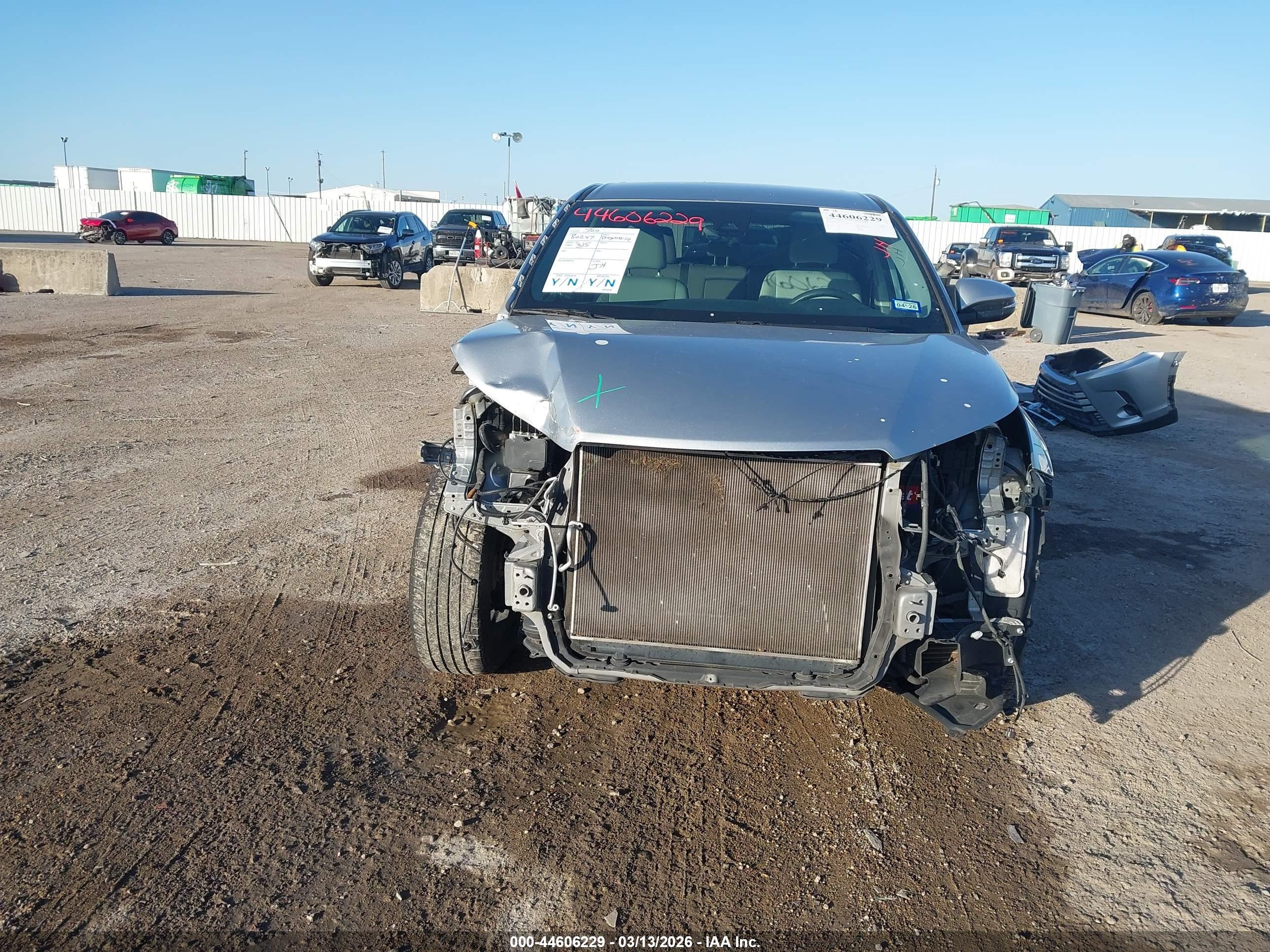 TOYOTA HIGHLANDER image 6