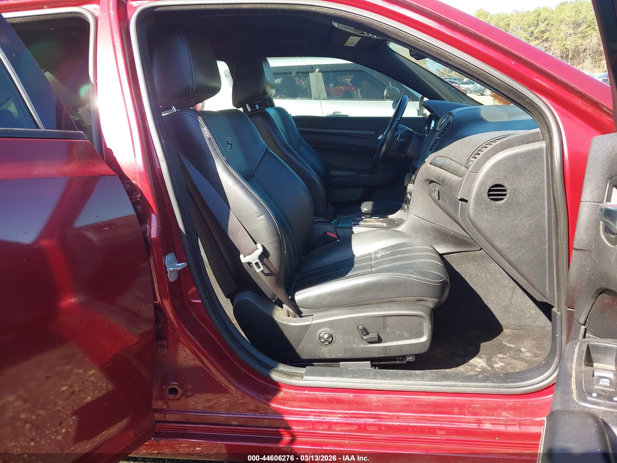 CHRYSLER 300 image 5