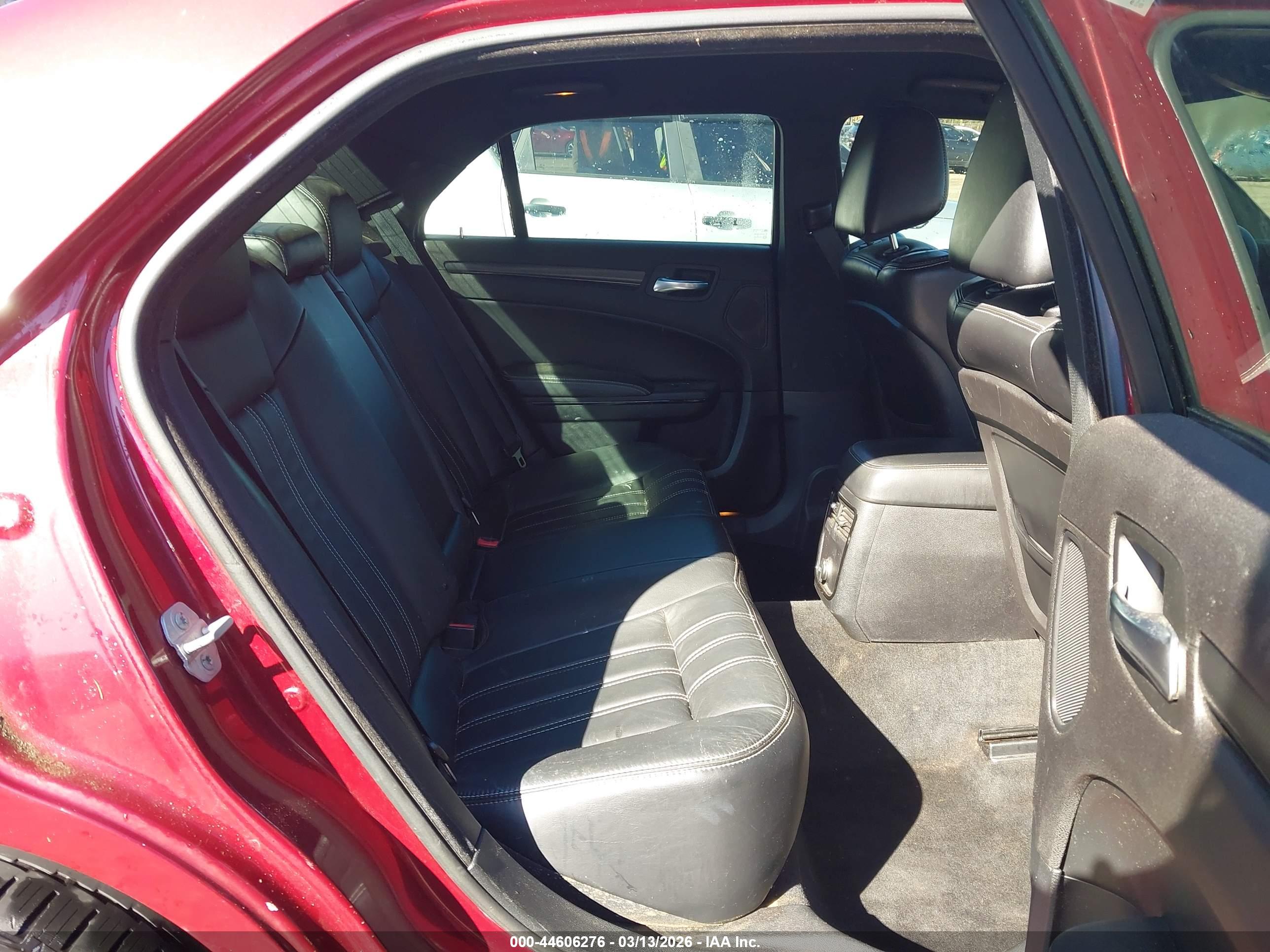 CHRYSLER 300 image 8