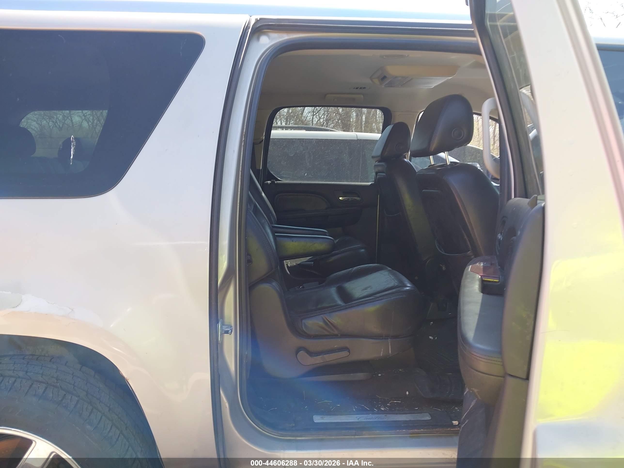 CADILLAC ESCALADE image 8