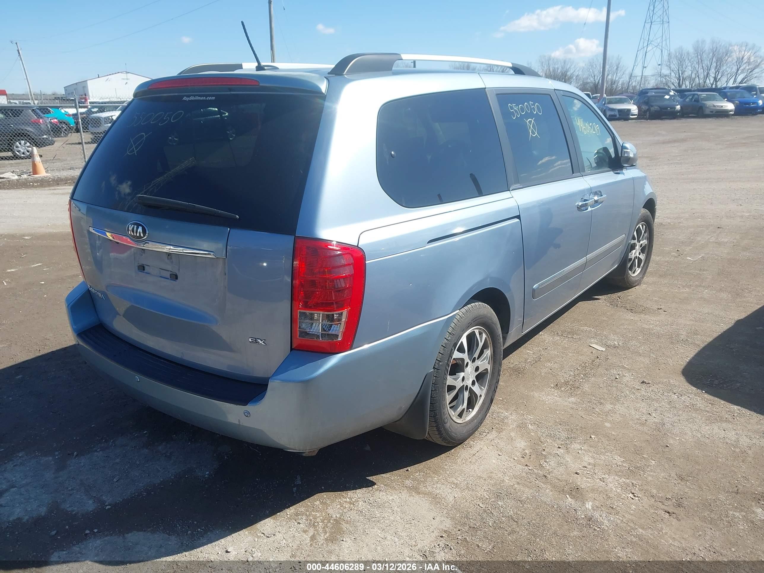 KIA SEDONA image 4