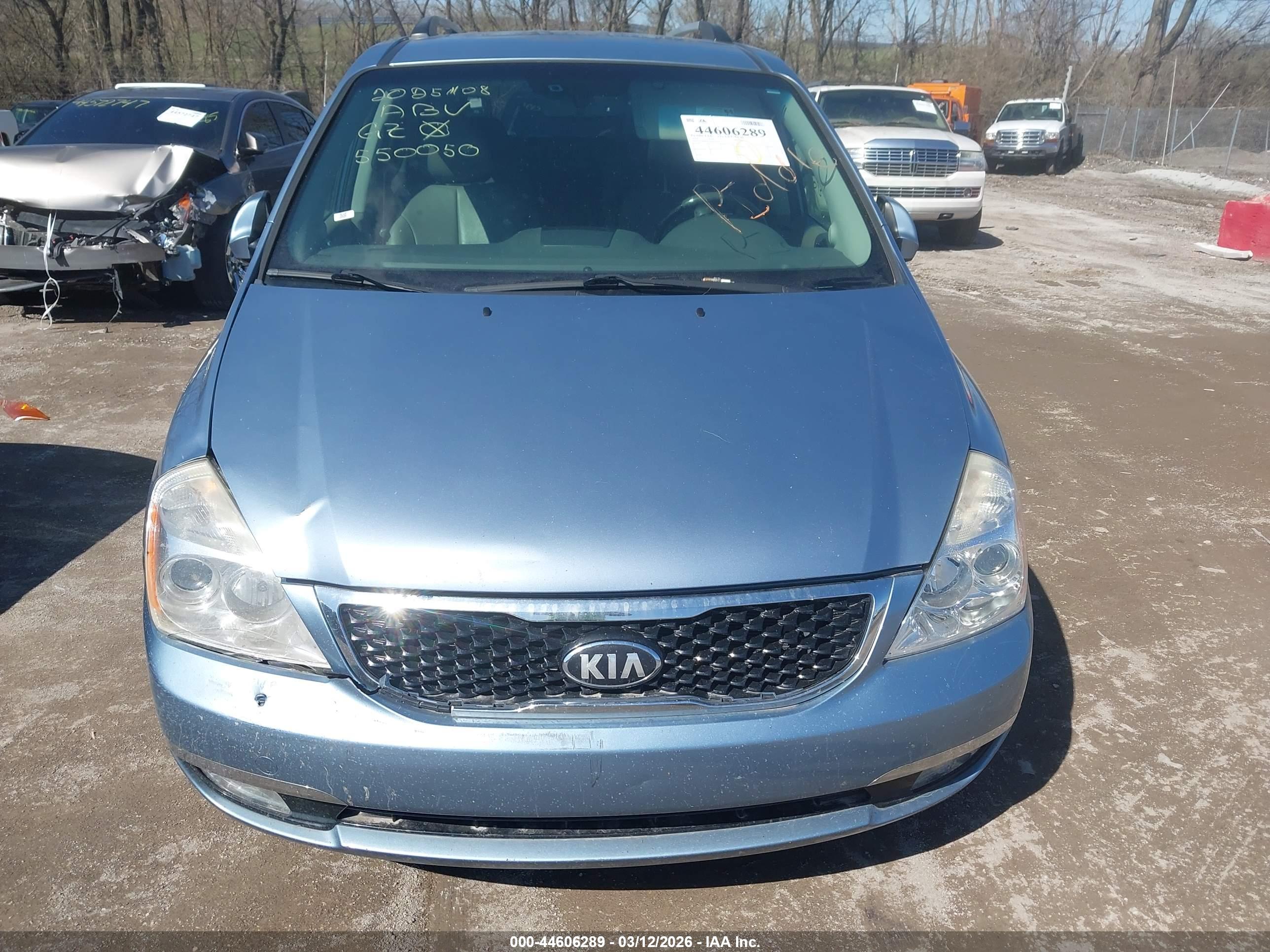 KIA SEDONA image 6