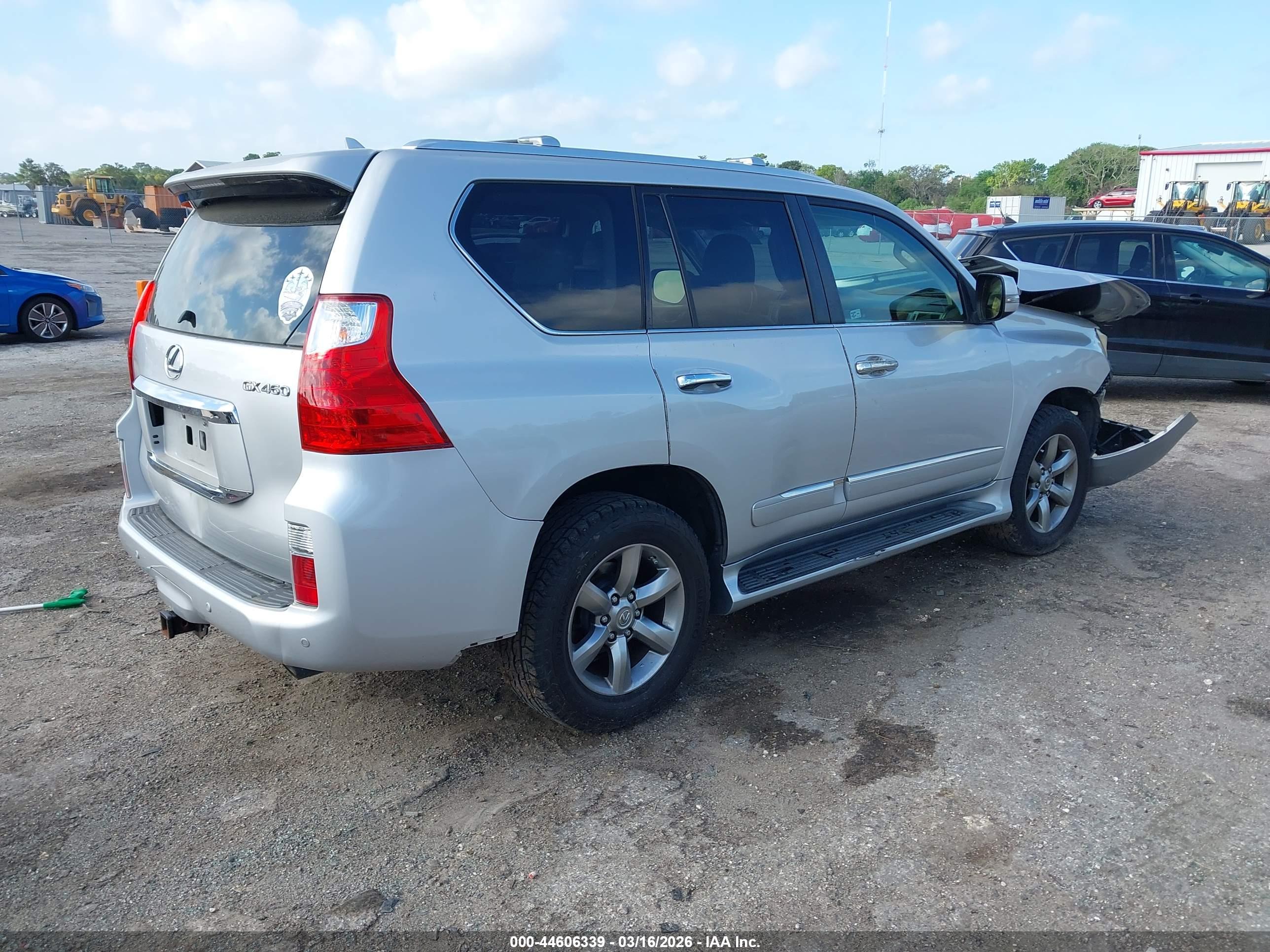 LEXUS GX image 4