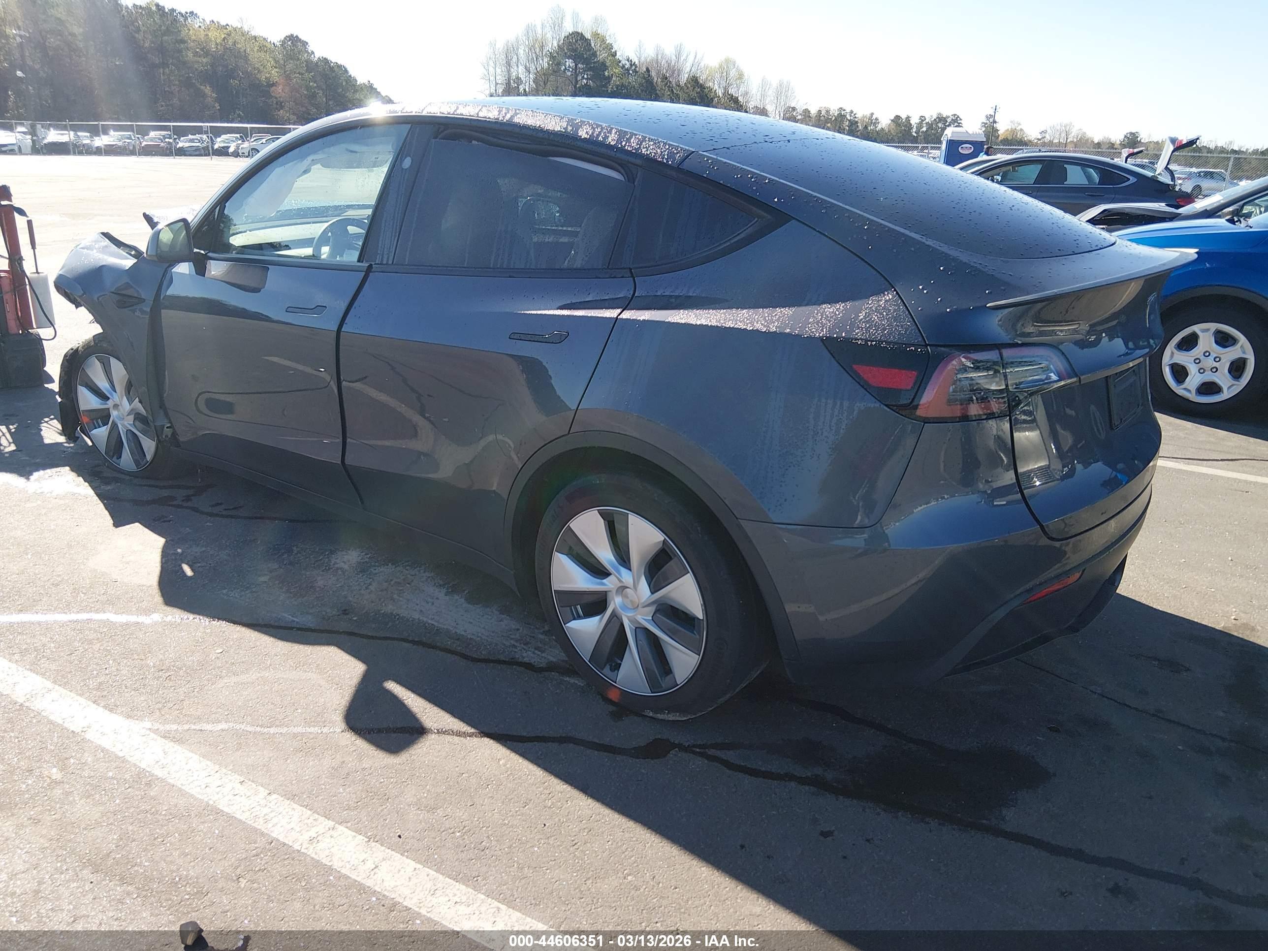 TESLA MODEL image 3