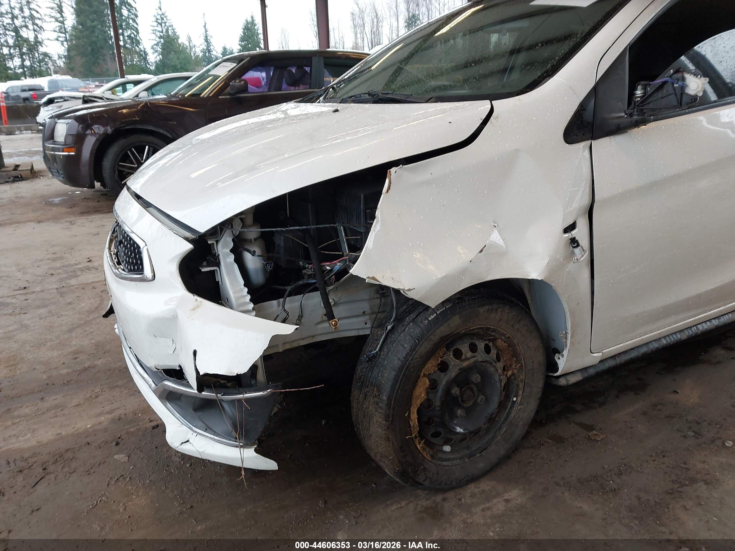MITSUBISHI MIRAGE image 6