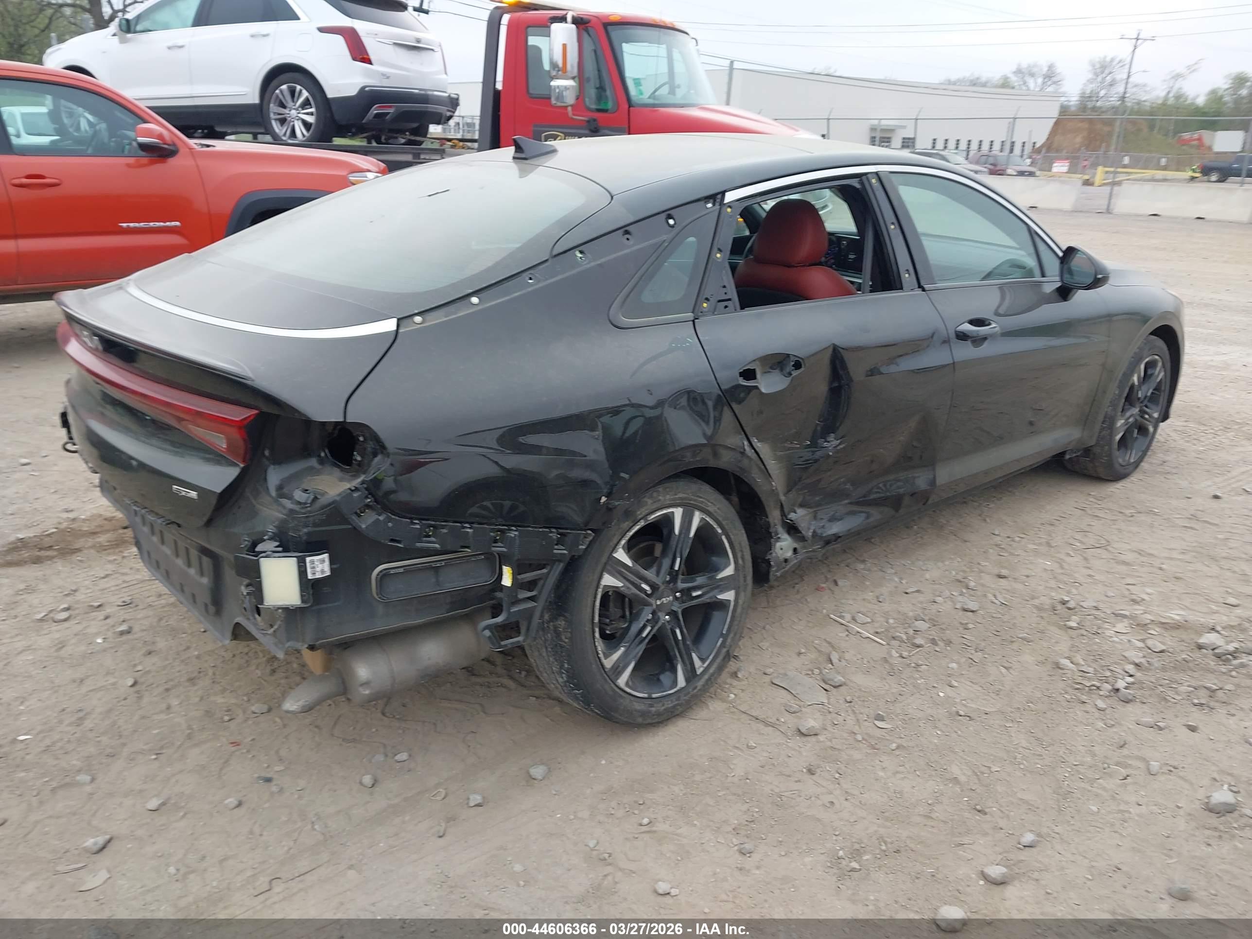 KIA K5 image 4