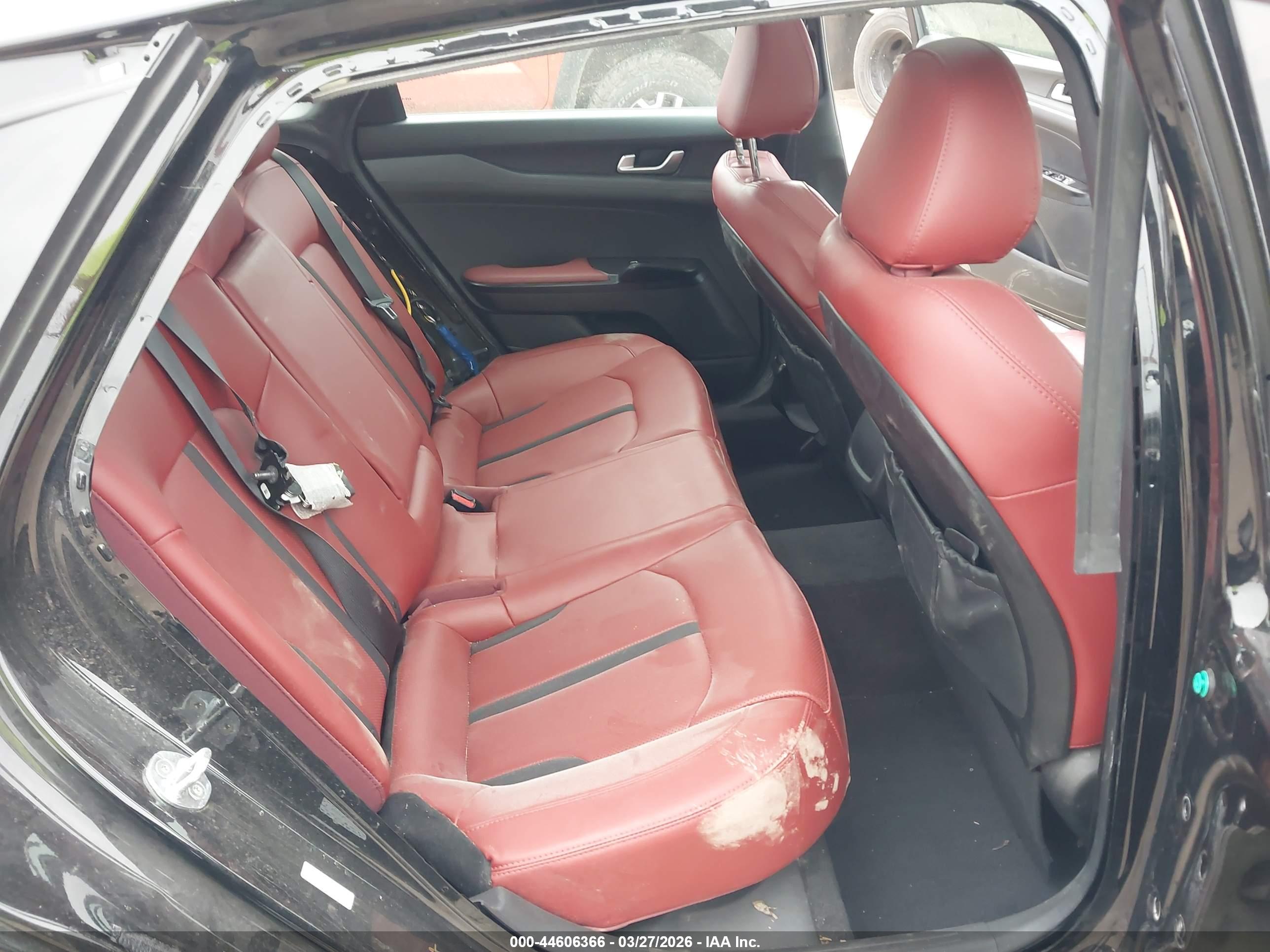 KIA K5 image 8