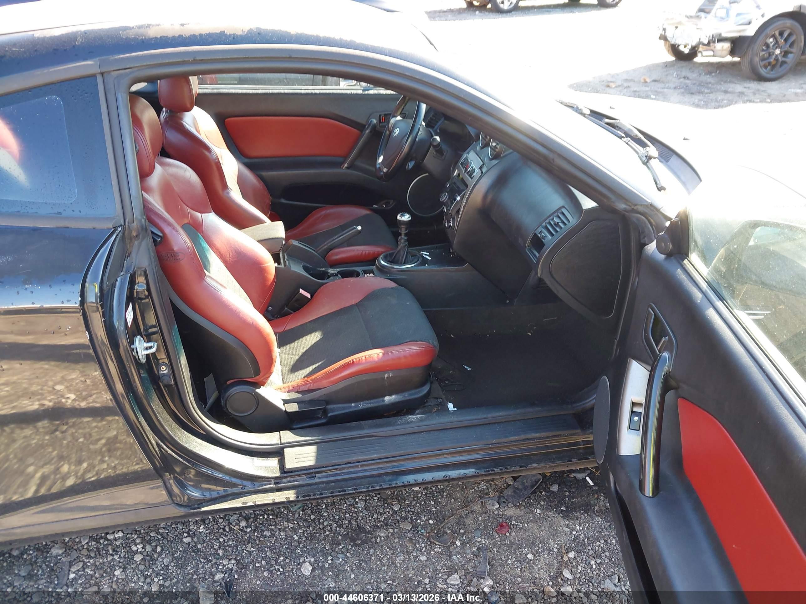 HYUNDAI TIBURON image 5