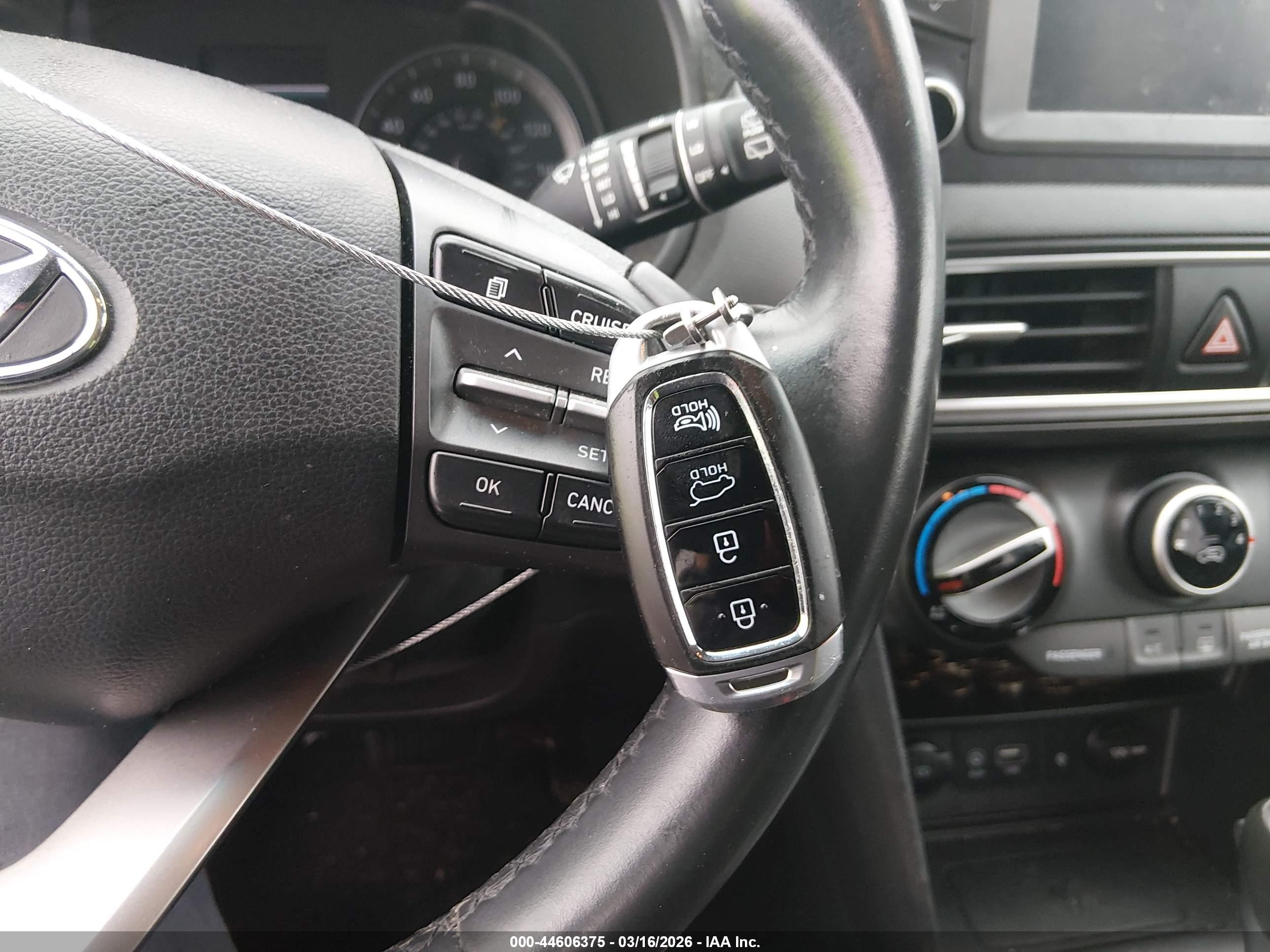 HYUNDAI KONA image 11