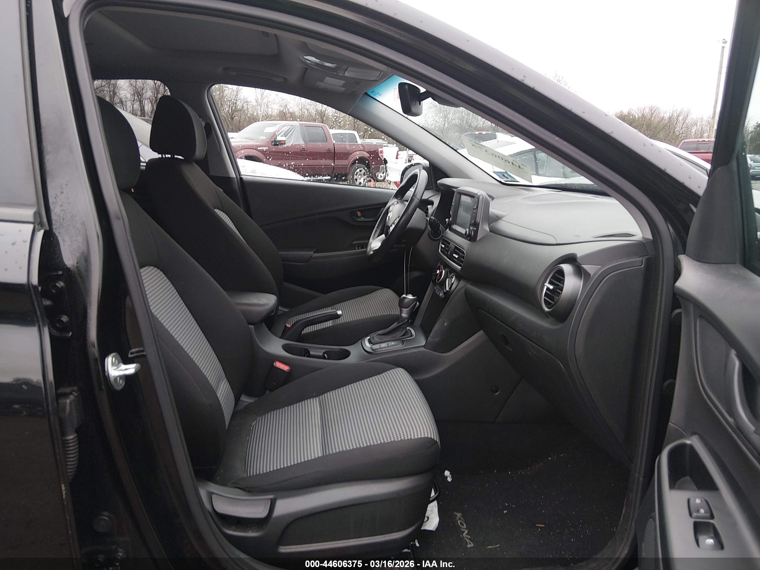 HYUNDAI KONA image 5