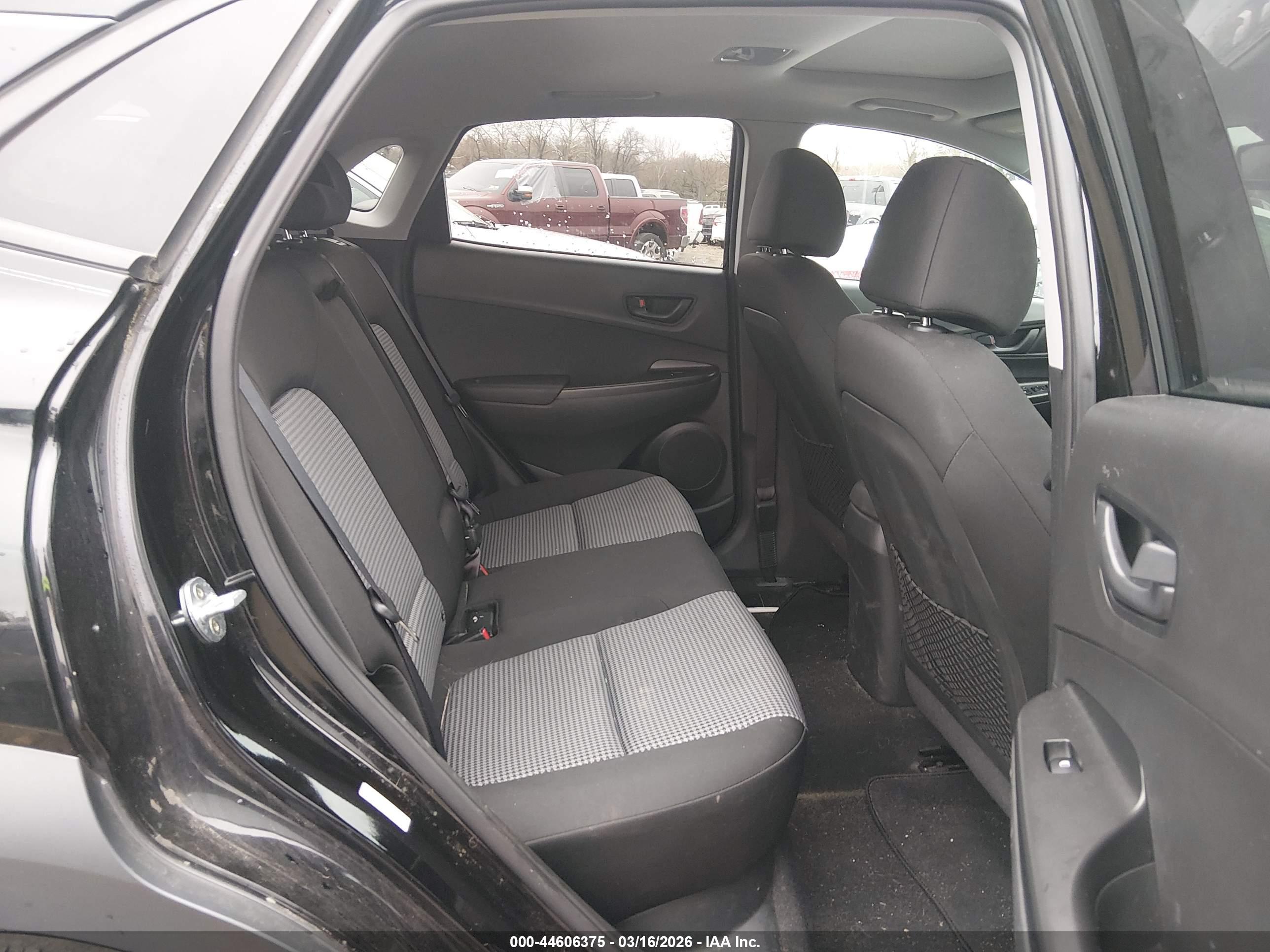 HYUNDAI KONA image 8