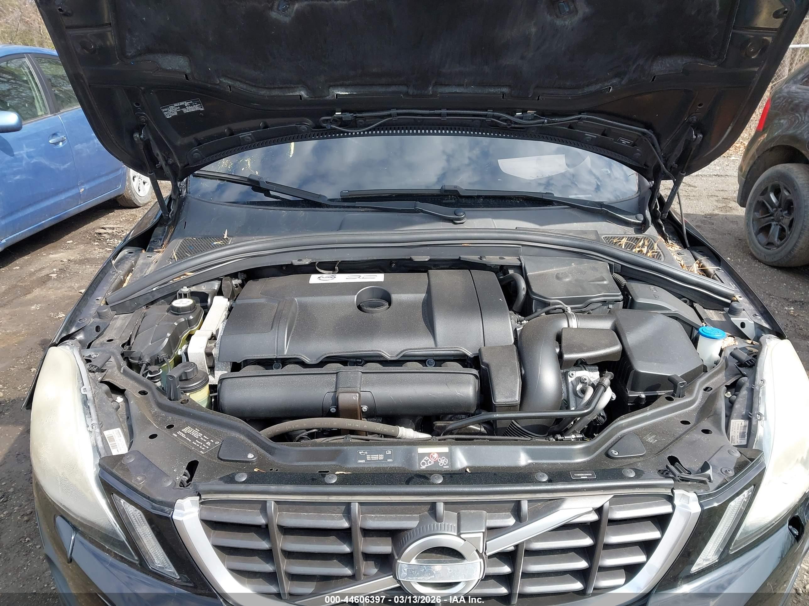 VOLVO XC60 image 10