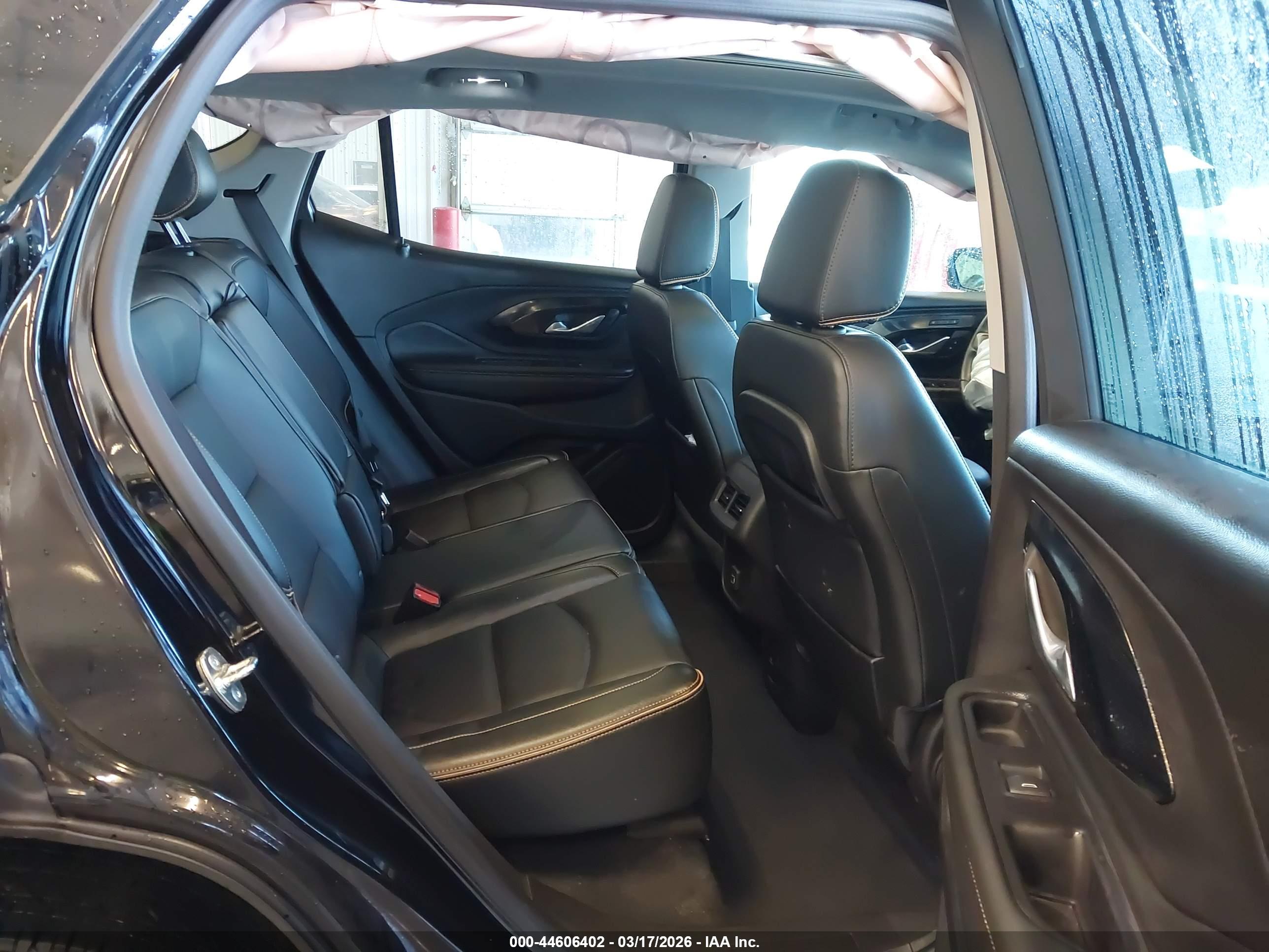 GMC TERRAIN image 8