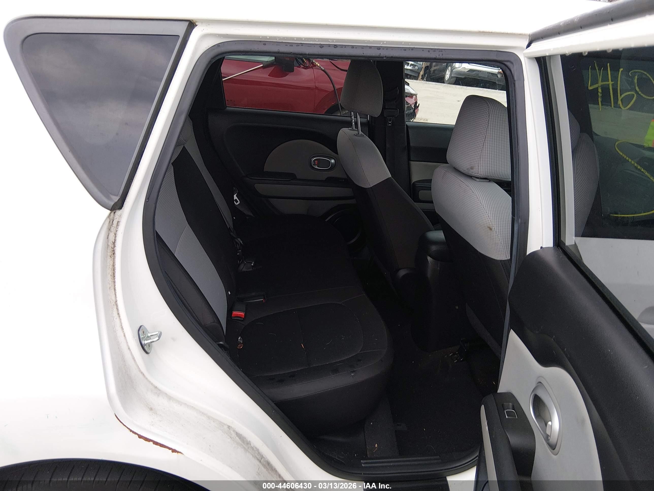 KIA SOUL image 8