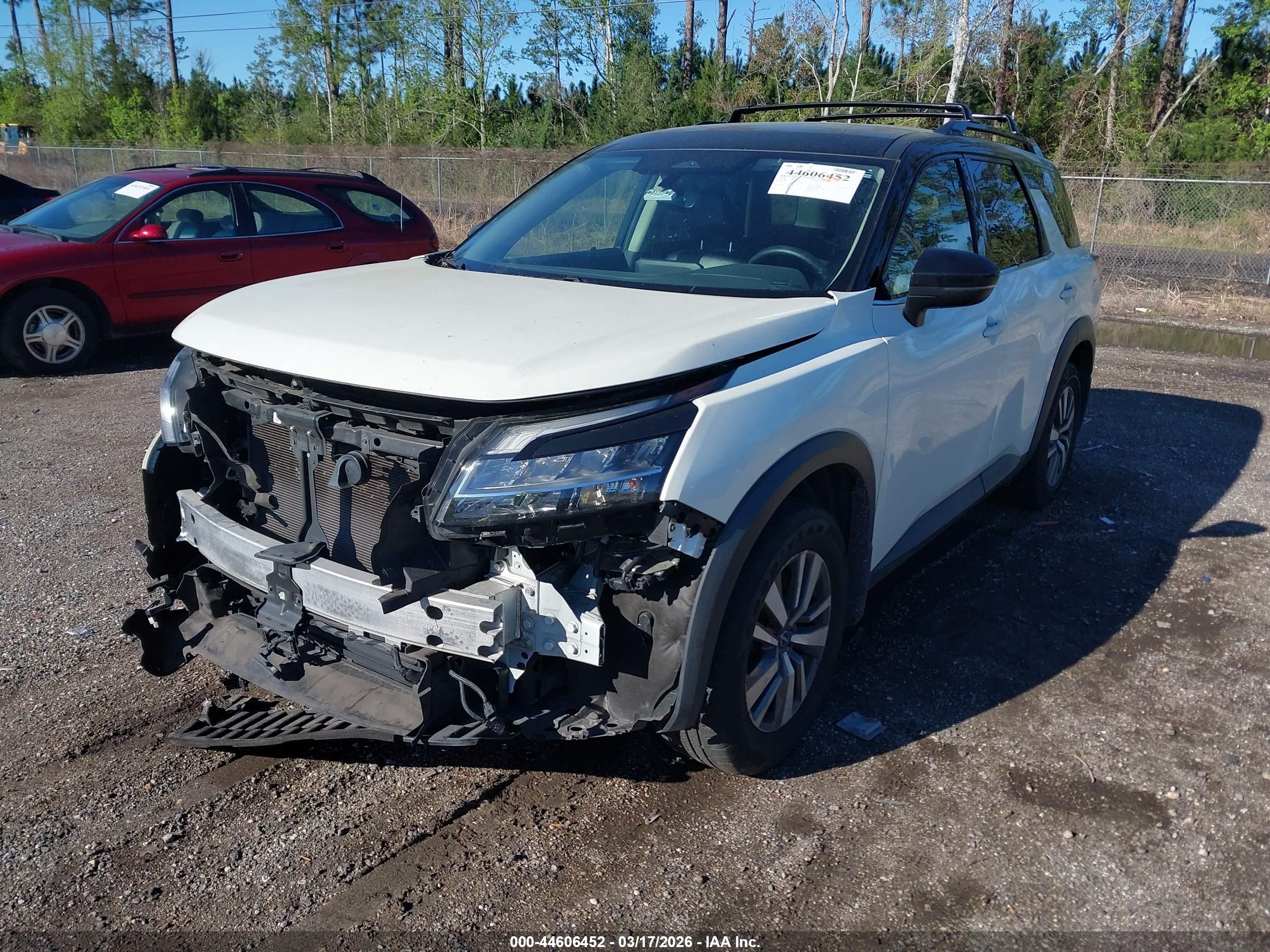 NISSAN PATHFINDER image 2