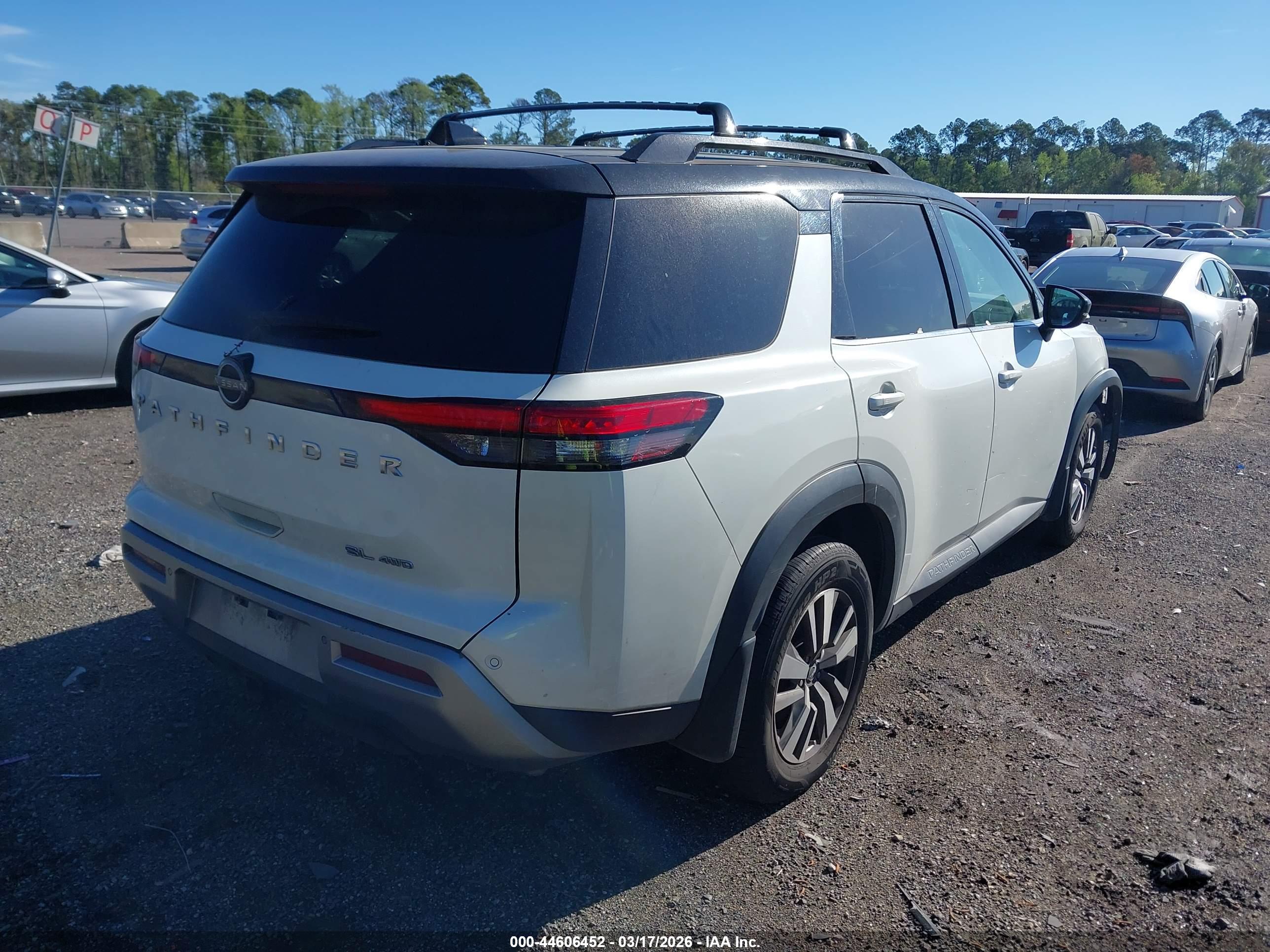 NISSAN PATHFINDER image 4