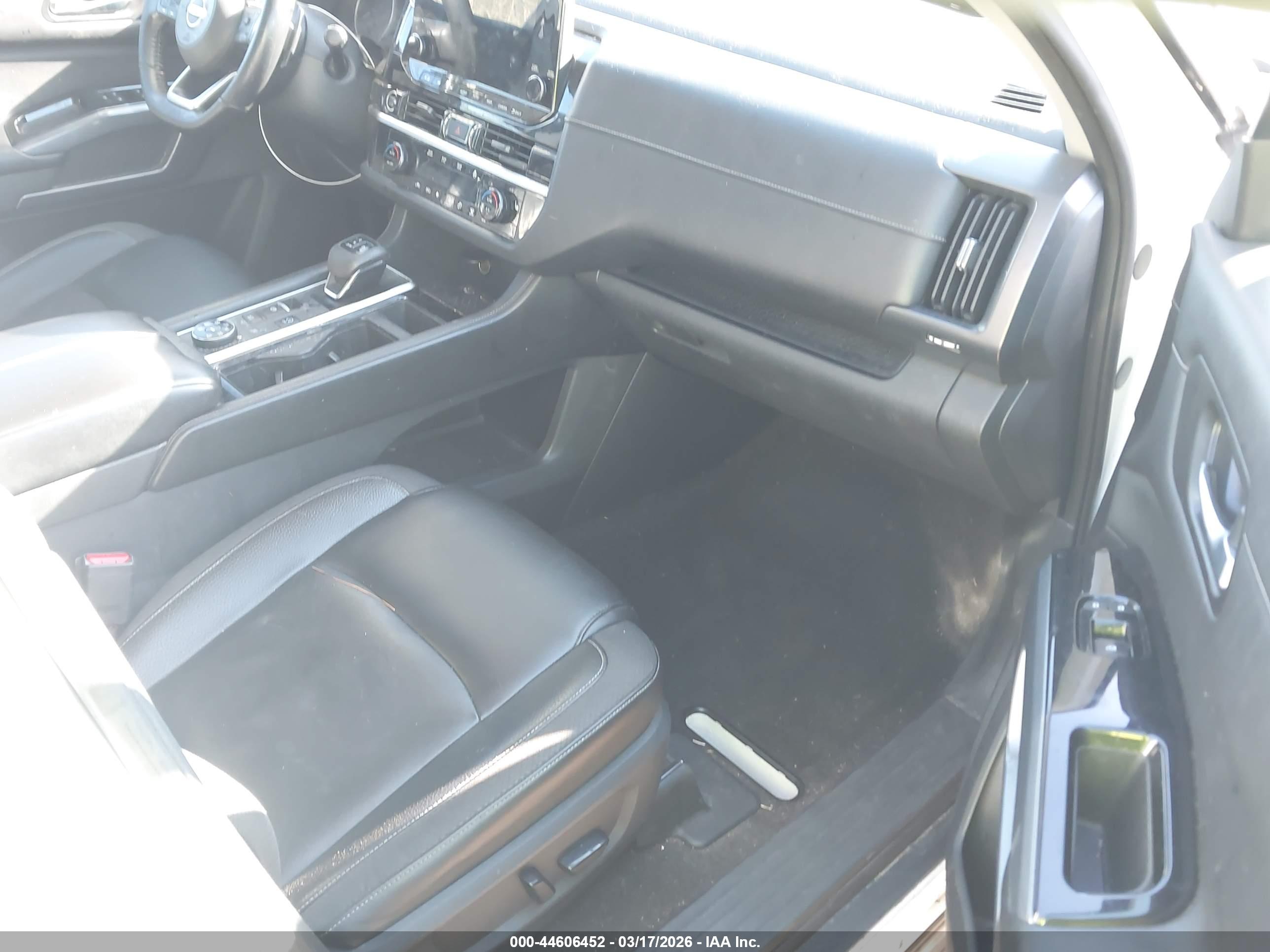 NISSAN PATHFINDER image 5