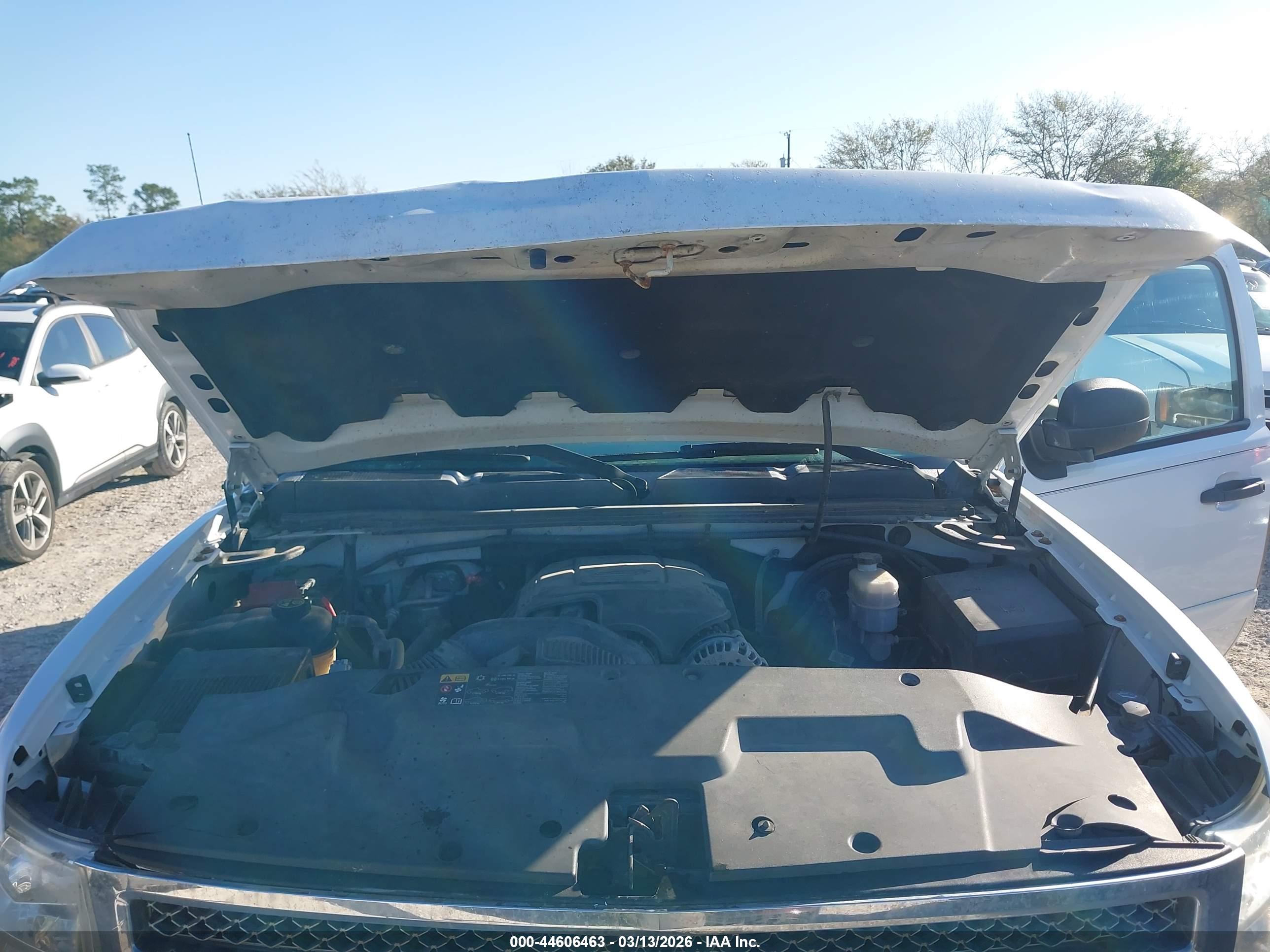 CHEVROLET SILVERADO image 10