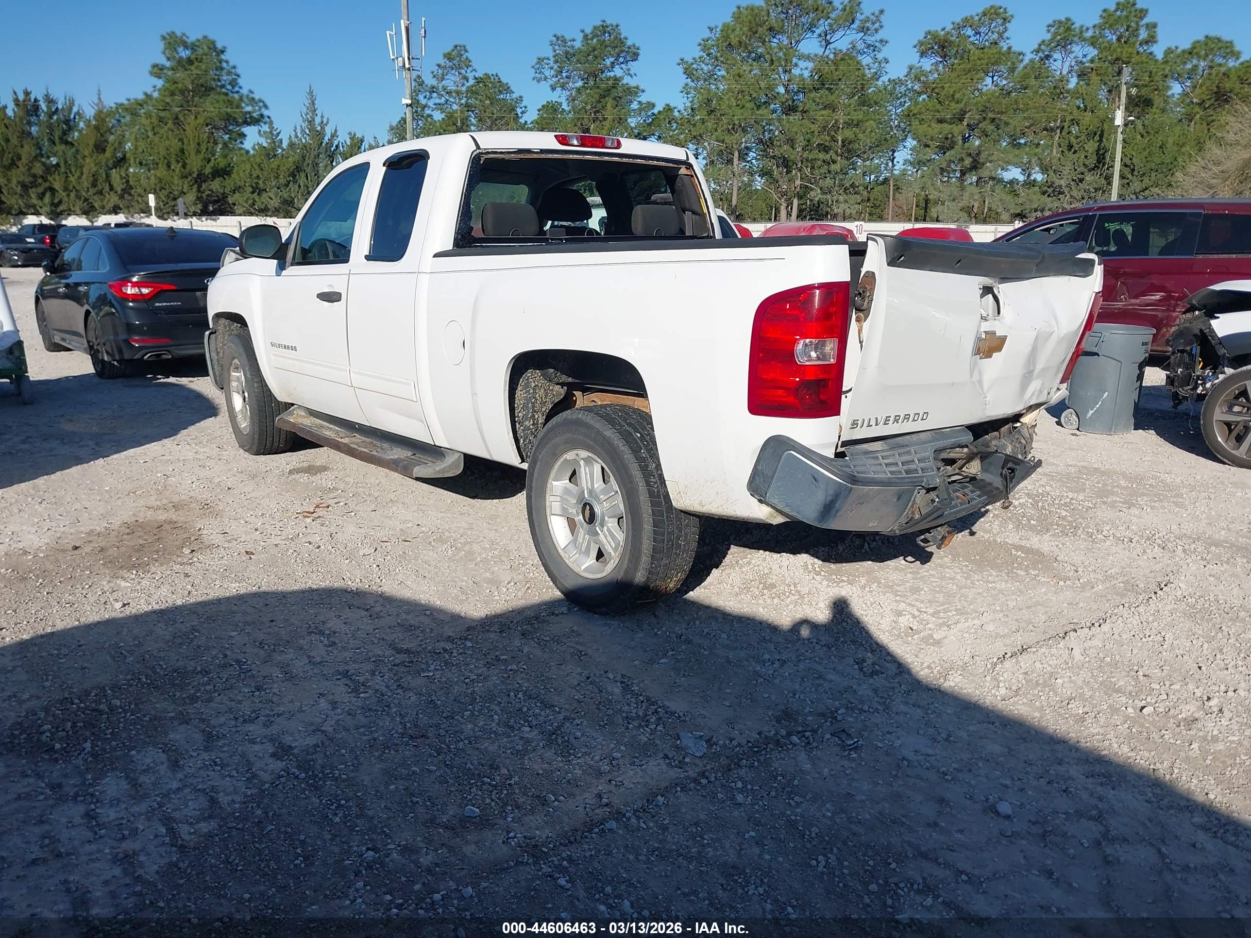 CHEVROLET SILVERADO image 3
