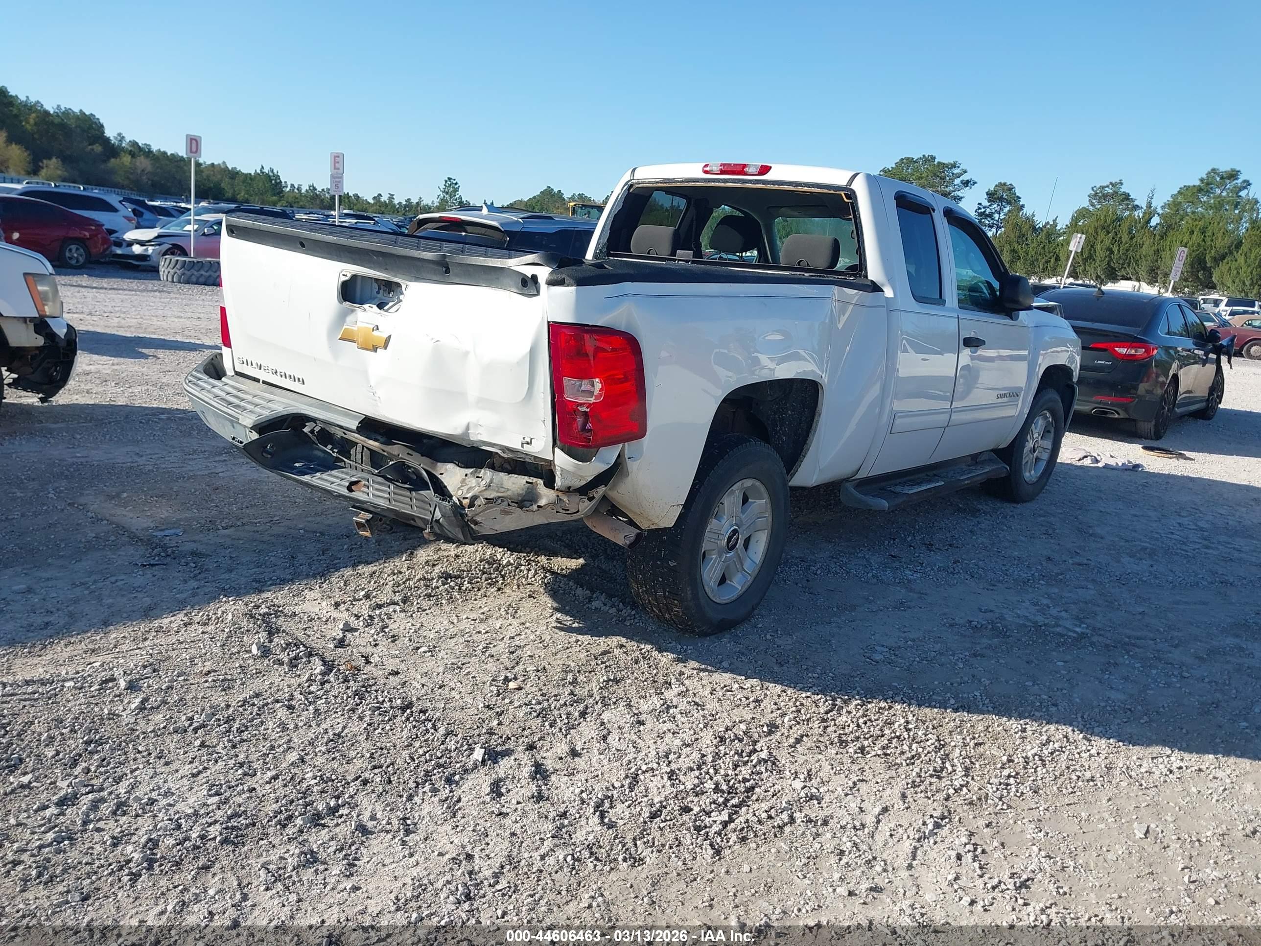 CHEVROLET SILVERADO image 4