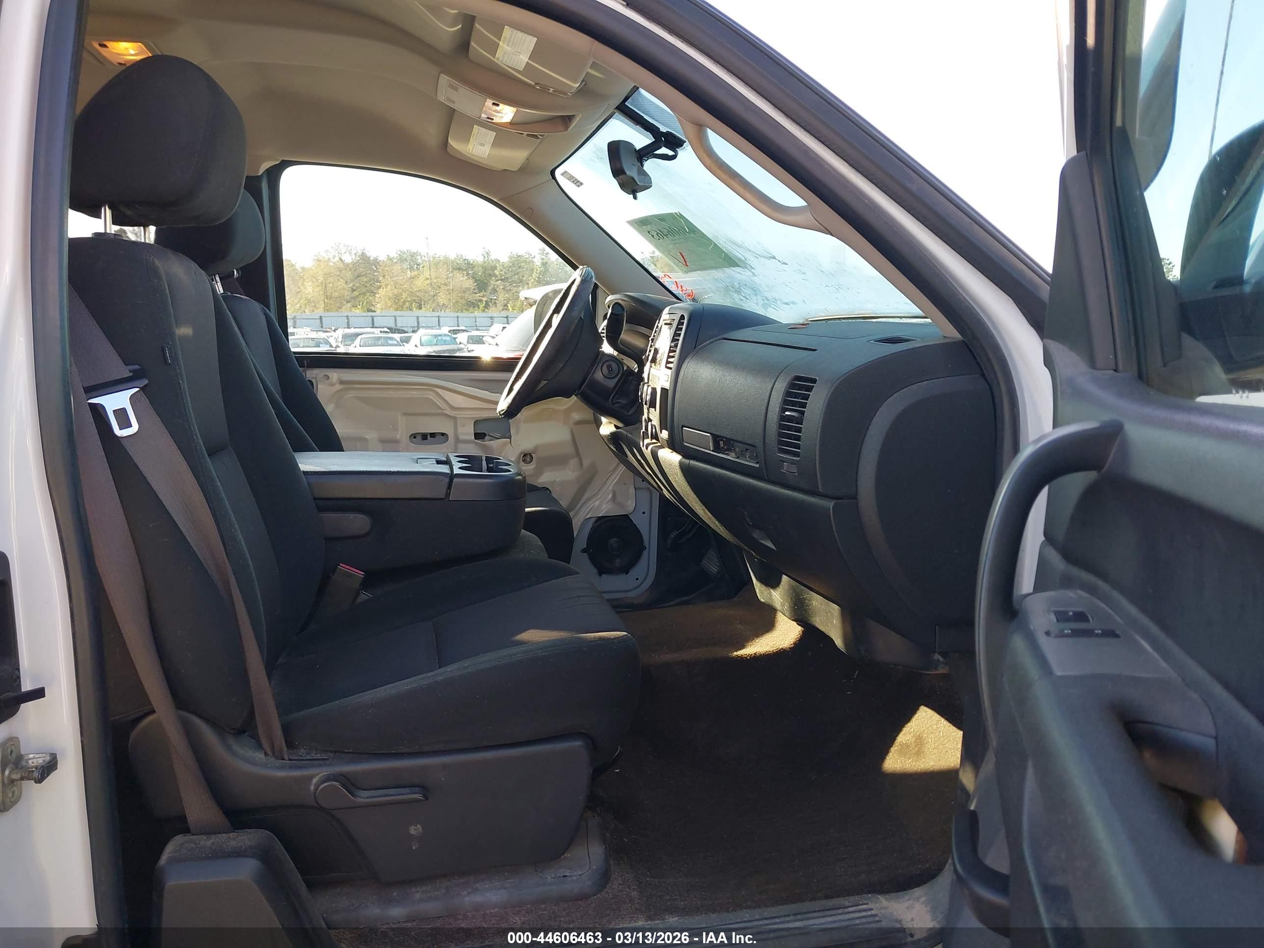 CHEVROLET SILVERADO image 5