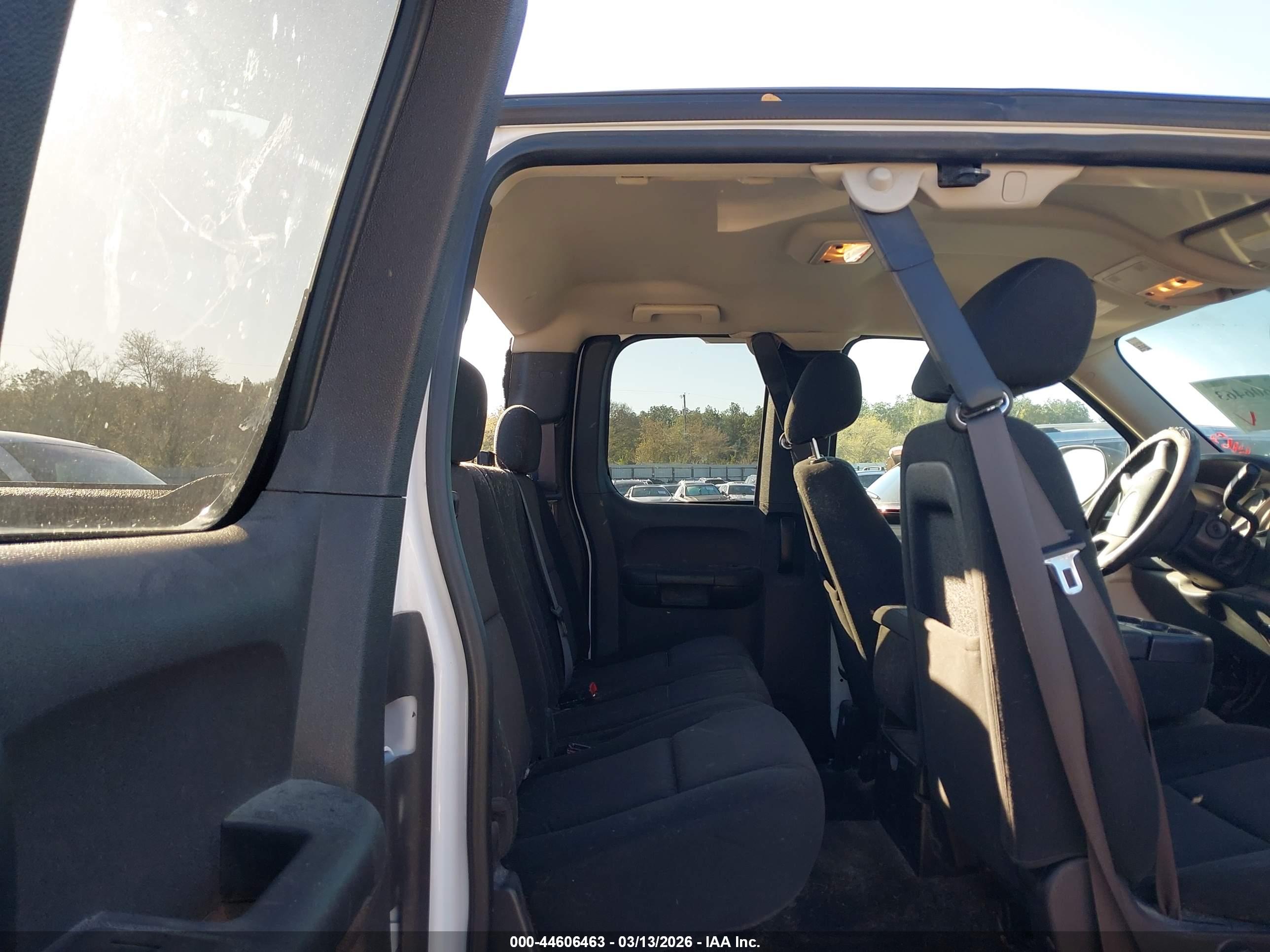 CHEVROLET SILVERADO image 8