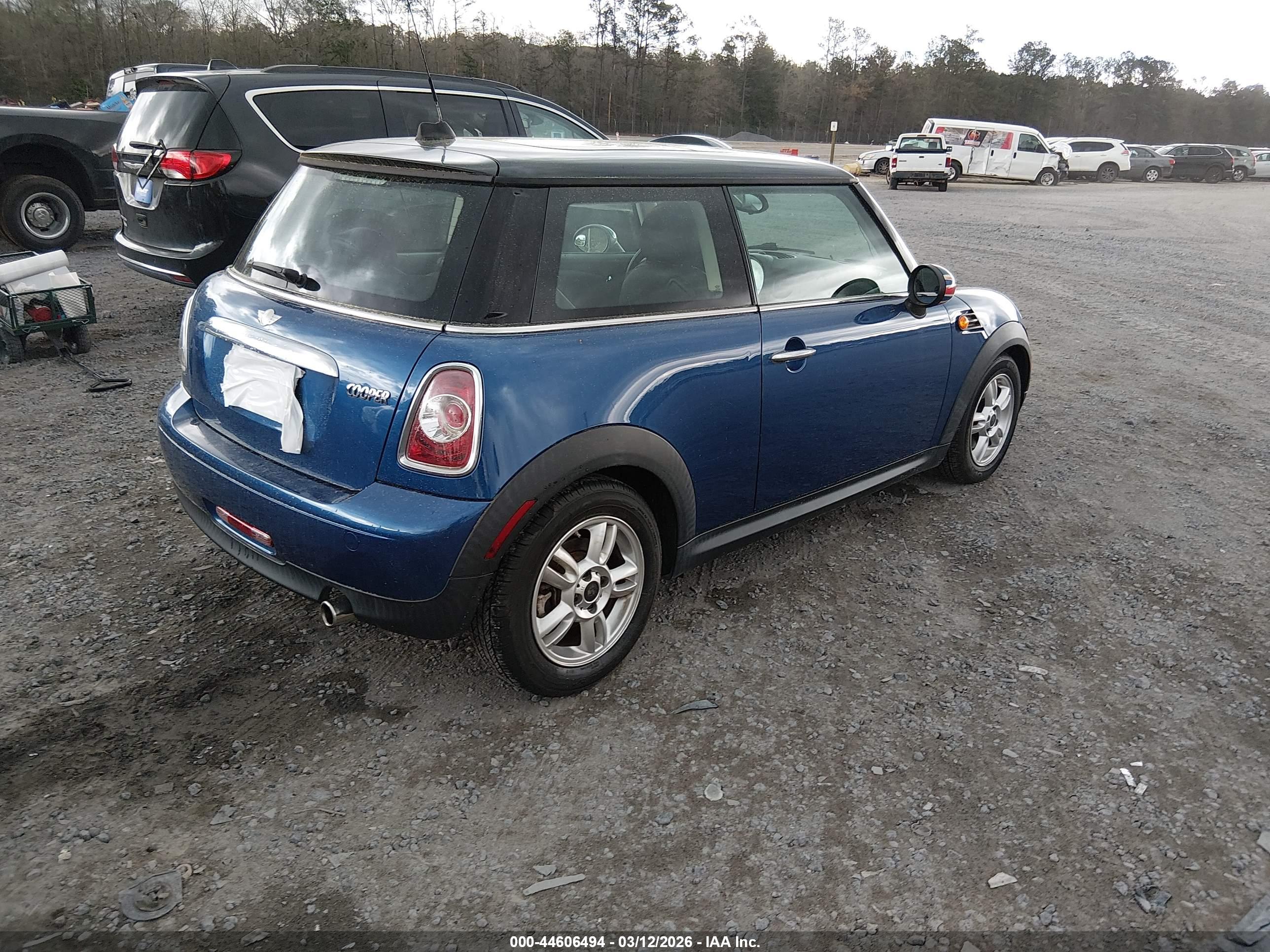 MINI COOPER image 4