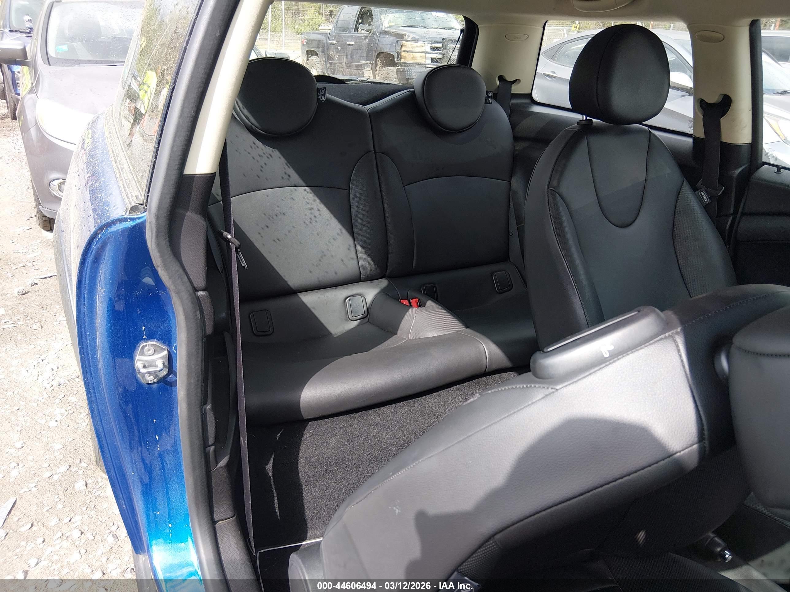 MINI COOPER image 8