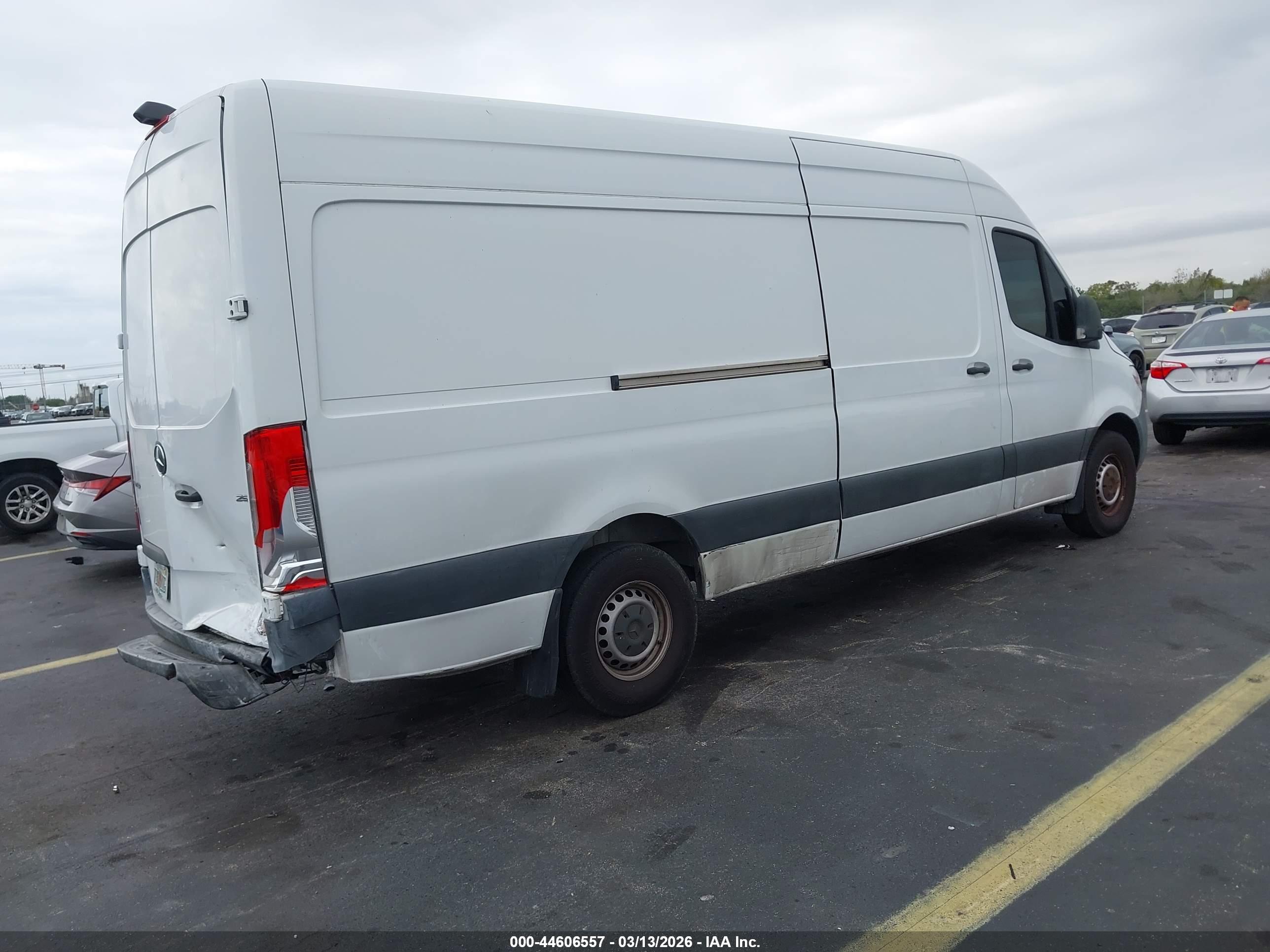 MERCEDES-BENZ SPRINTER image 4