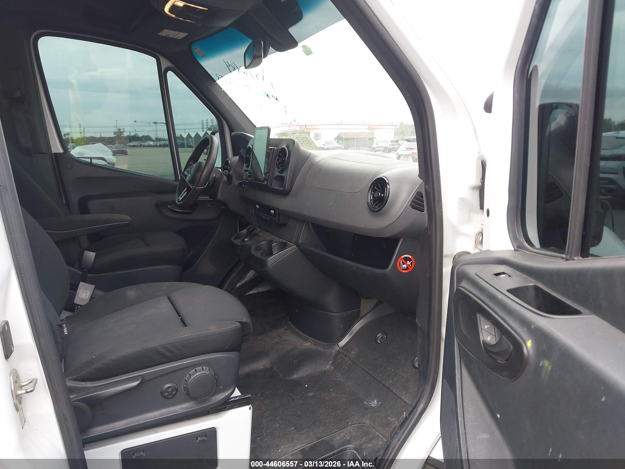MERCEDES-BENZ SPRINTER image 5