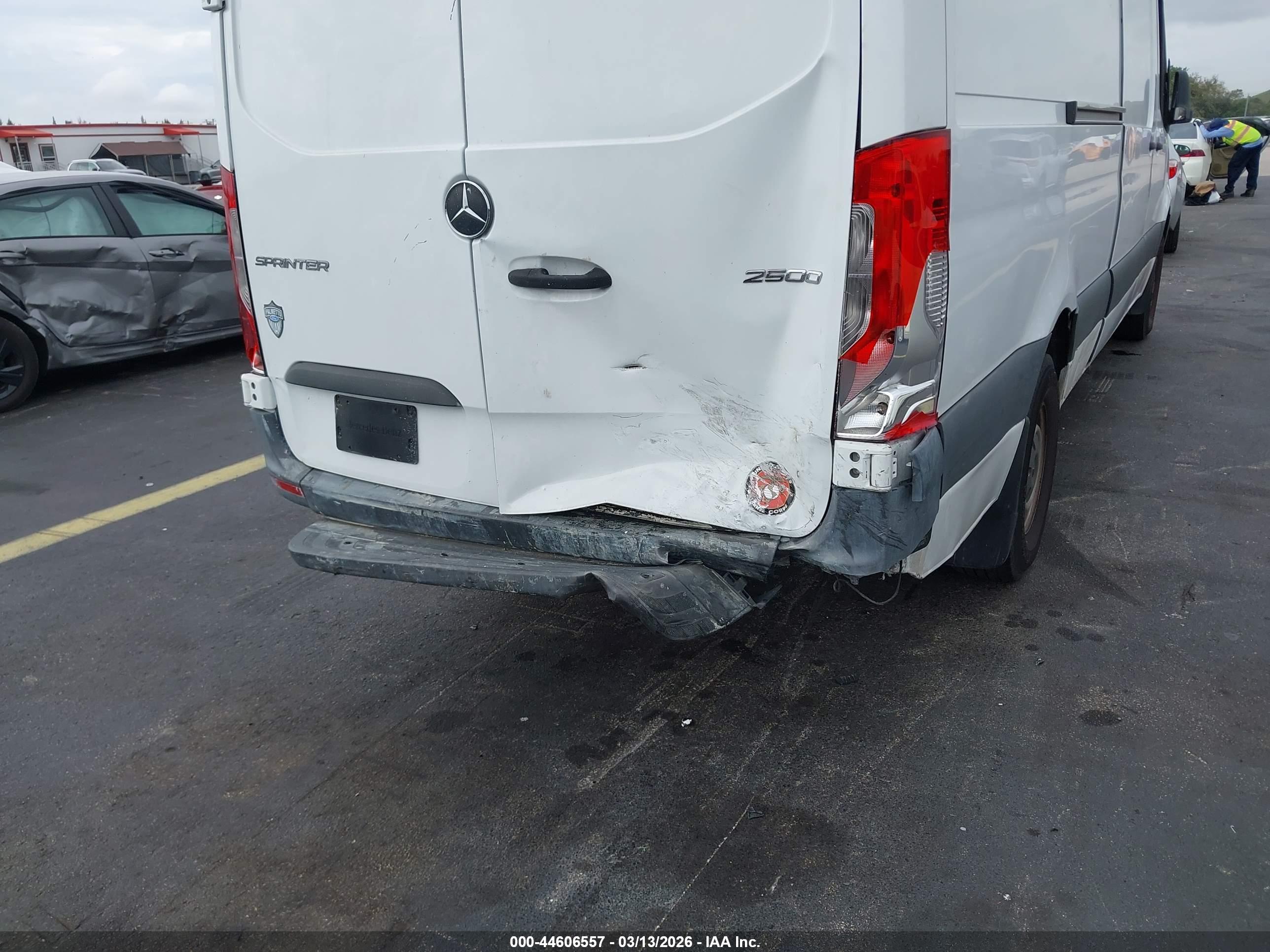 MERCEDES-BENZ SPRINTER image 6