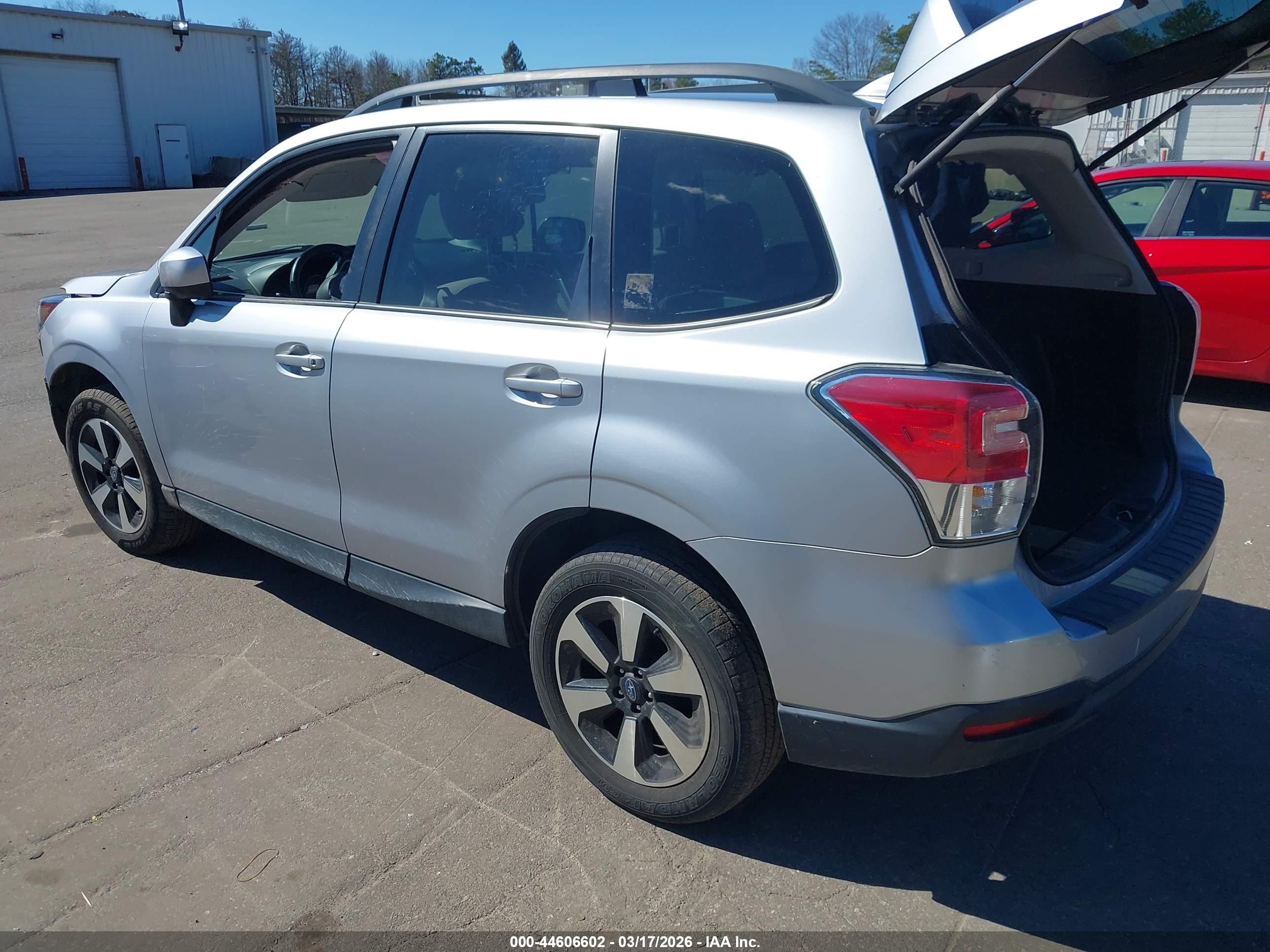 SUBARU FORESTER image 3