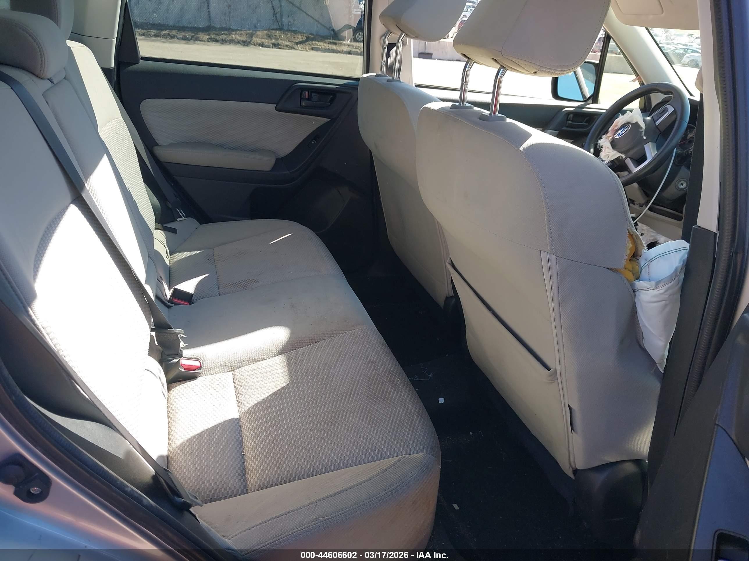 SUBARU FORESTER image 8